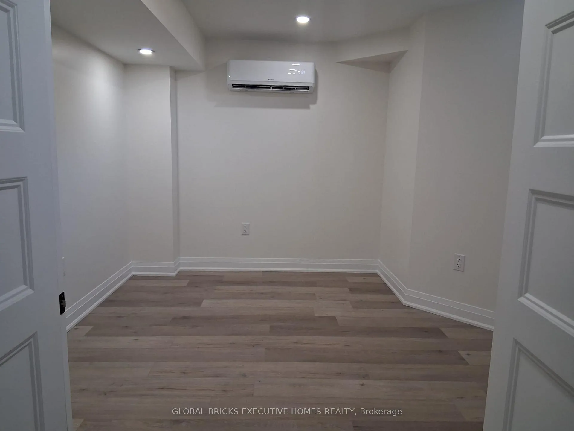 Photo 11 of Unit Basement, 82 Jack Potts Way, Clarington, Courtice — HOMEH