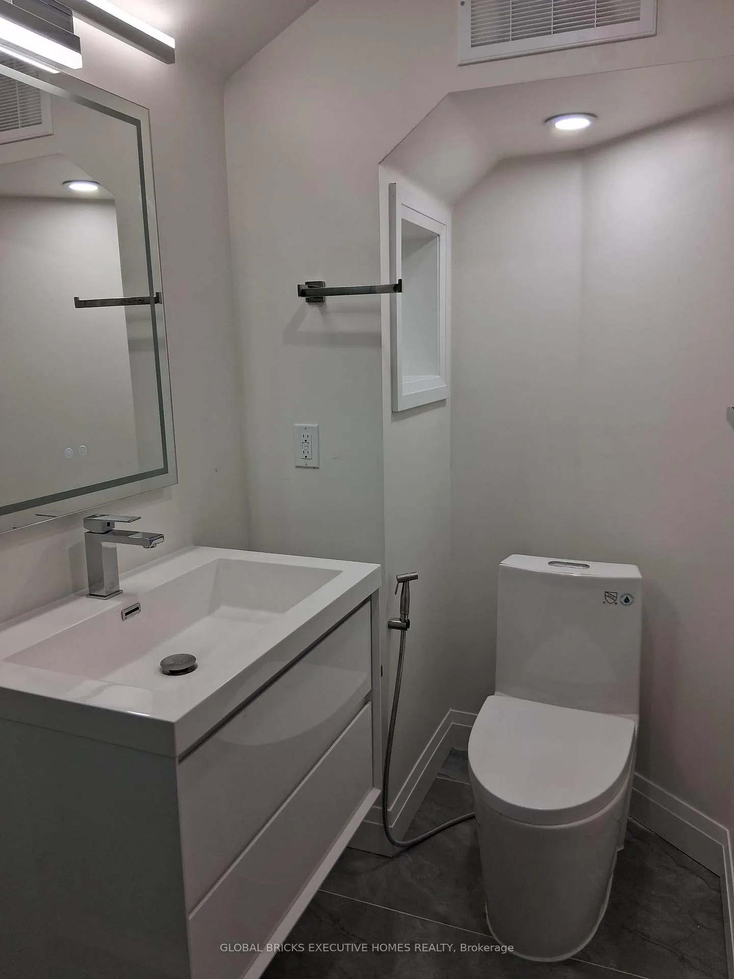 Photo 15 of Unit Basement, 82 Jack Potts Way, Clarington, Courtice — HOMEH