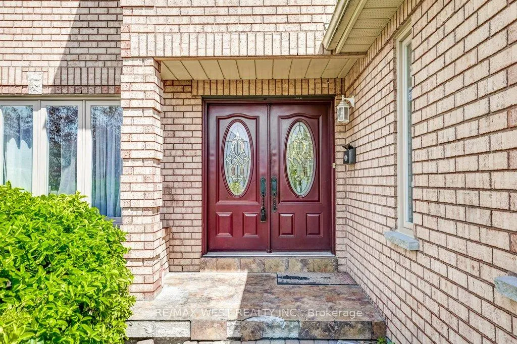 Photo 7 of 39 Braebrook Drive, Whitby, Rolling Acres — HOMEH