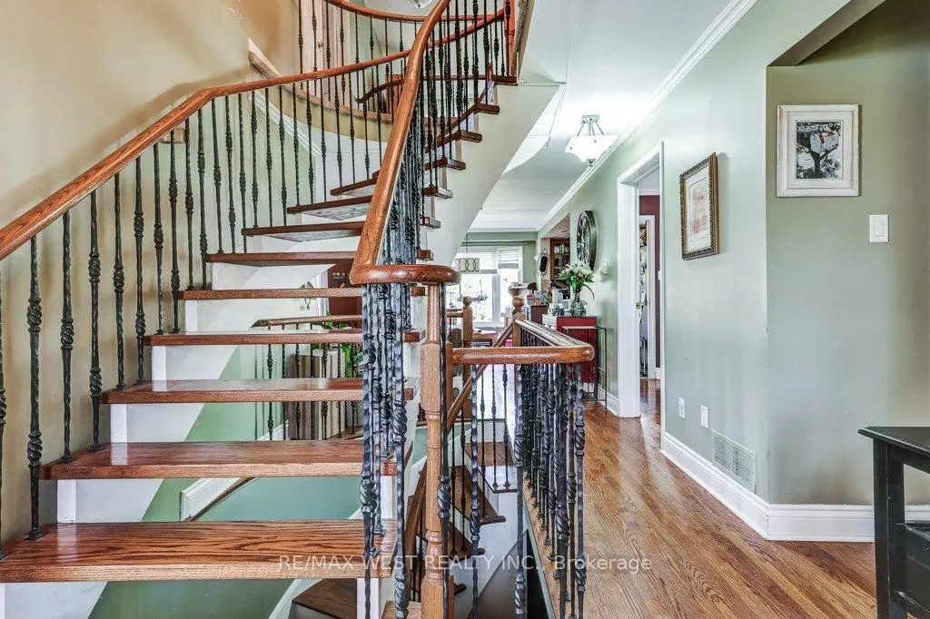 Photo 8 of 39 Braebrook Drive, Whitby, Rolling Acres — HOMEH