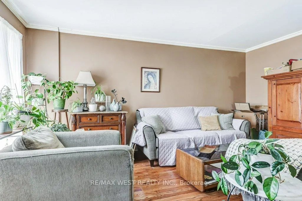 Photo 9 of 39 Braebrook Drive, Whitby, Rolling Acres — HOMEH