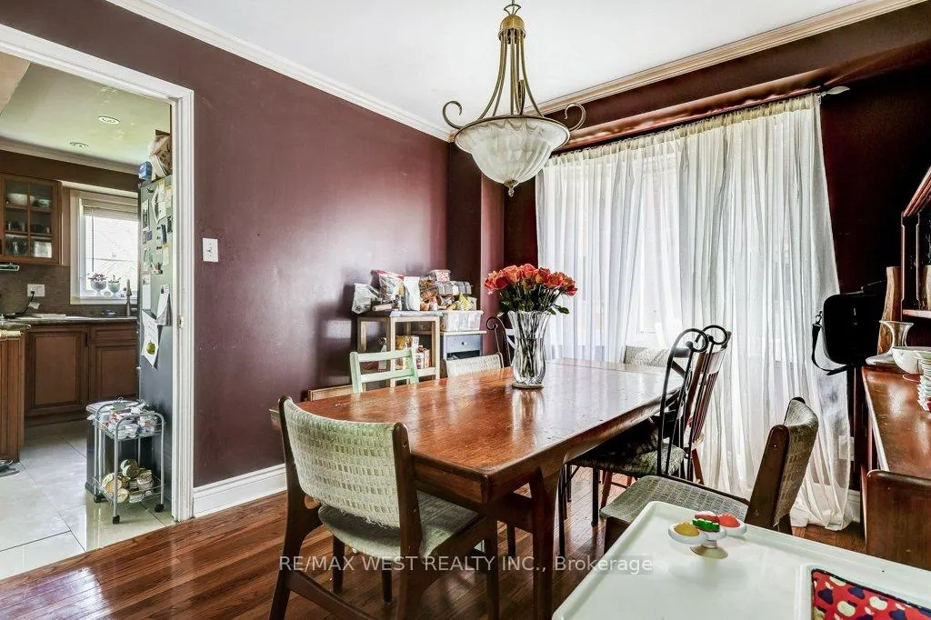 Photo 10 of 39 Braebrook Drive, Whitby, Rolling Acres — HOMEH