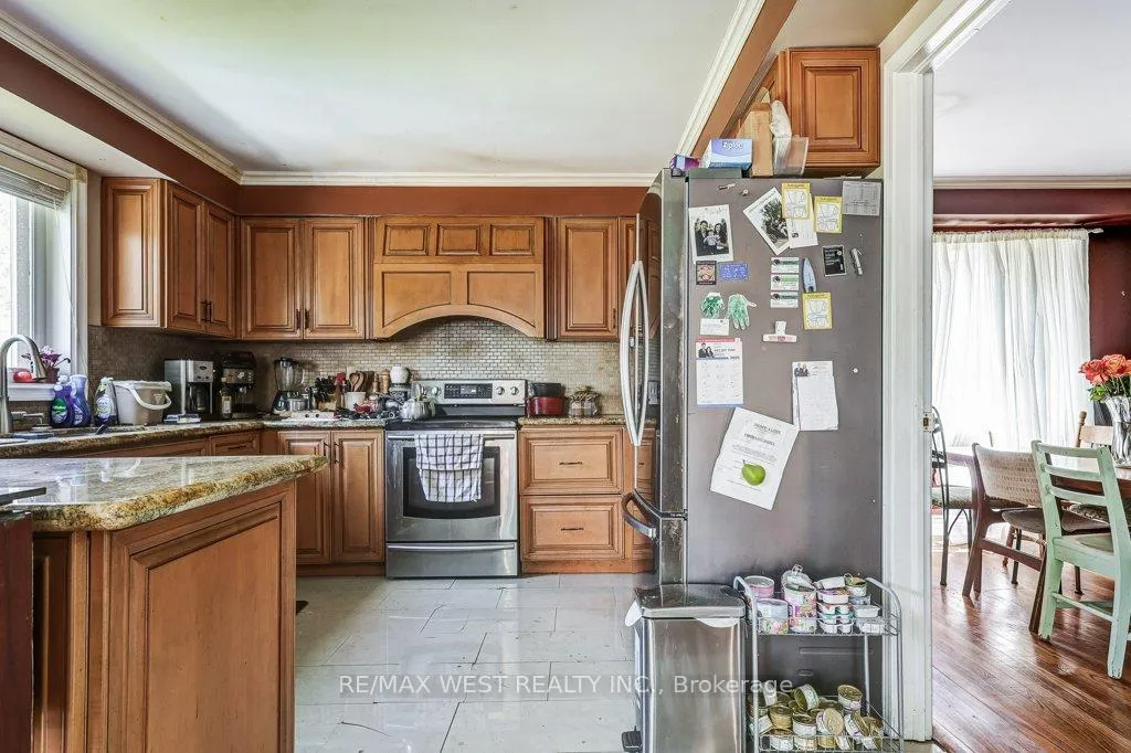 Photo 12 of 39 Braebrook Drive, Whitby, Rolling Acres — HOMEH