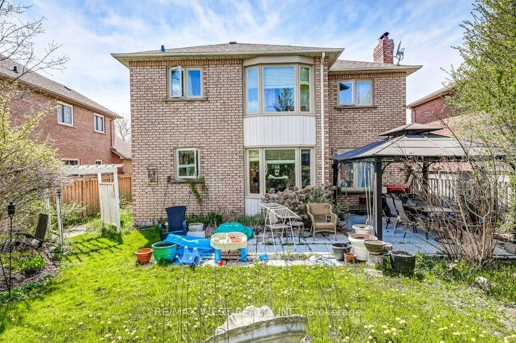 Photo 20 of 39 Braebrook Drive, Whitby, Rolling Acres — HOMEH