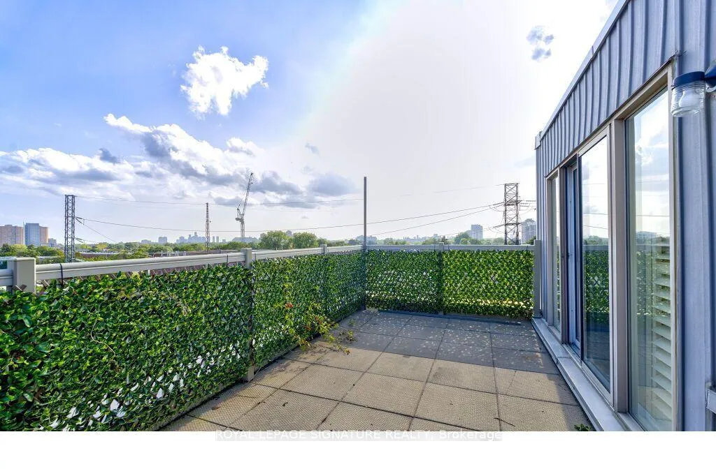 Photo 16 of Unit 231, 25 Turntable Crescent, Toronto, Dovercourt-Wallace Emerson-Junction — HOMEH