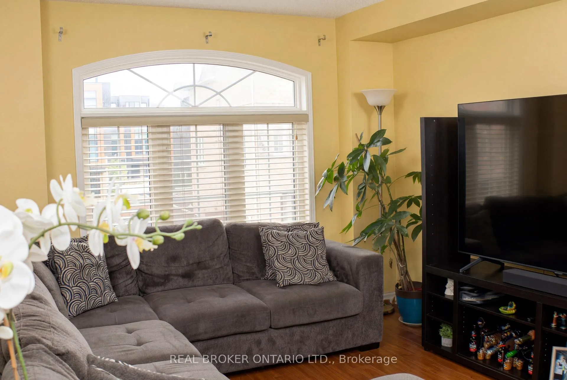 Photo 2 of 34 Axelrod Avenue, Brampton, Fletcher's Creek South — HOMEH