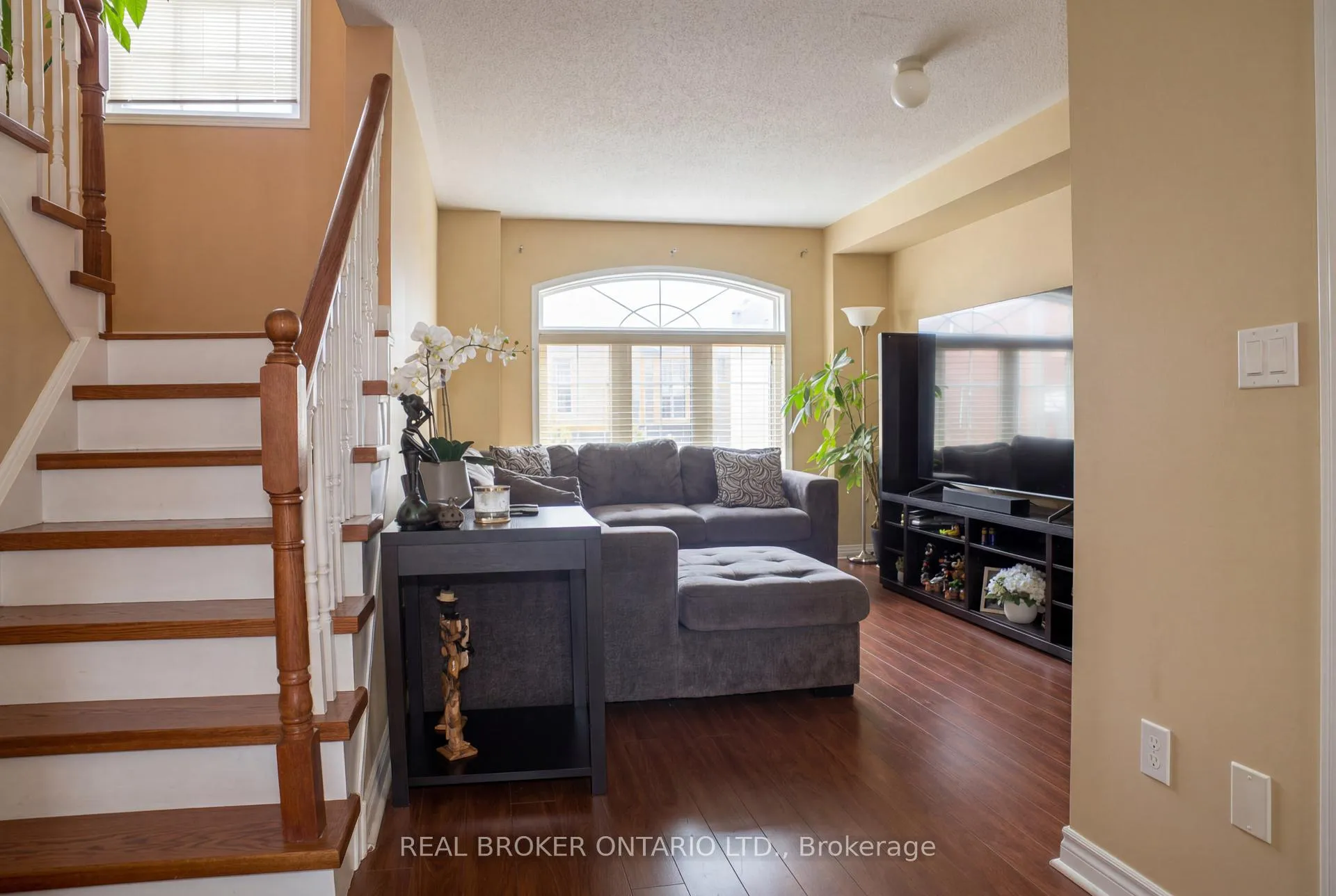 Photo 3 of 34 Axelrod Avenue, Brampton, Fletcher's Creek South — HOMEH
