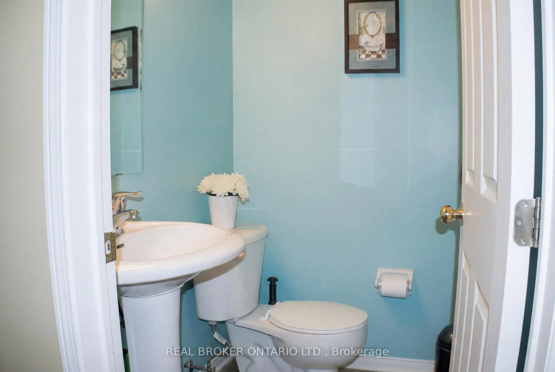 Photo 5 of 34 Axelrod Avenue, Brampton, Fletcher's Creek South — HOMEH