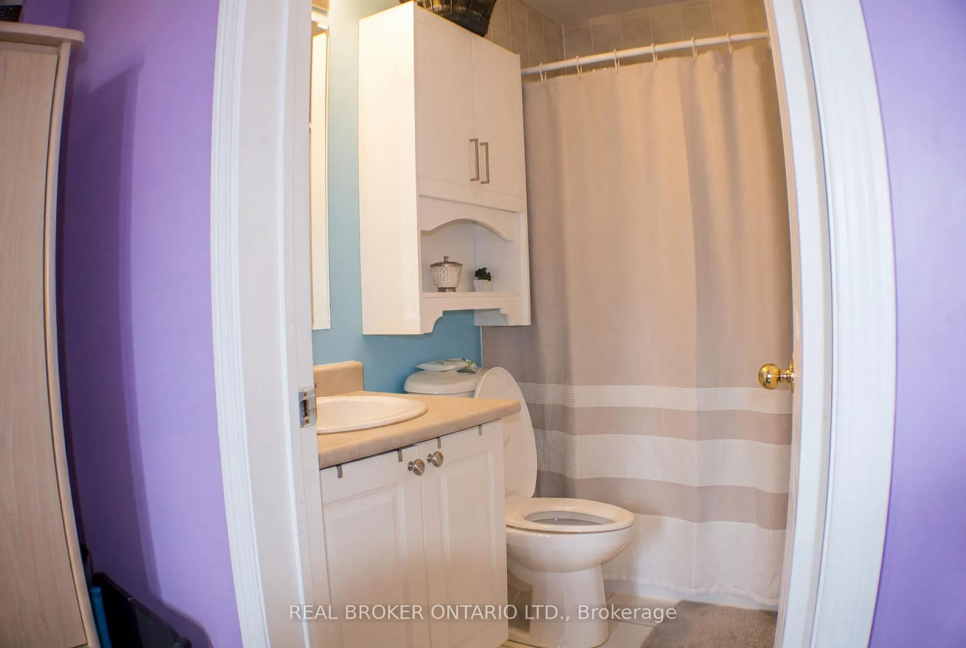 Photo 12 of 34 Axelrod Avenue, Brampton, Fletcher's Creek South — HOMEH