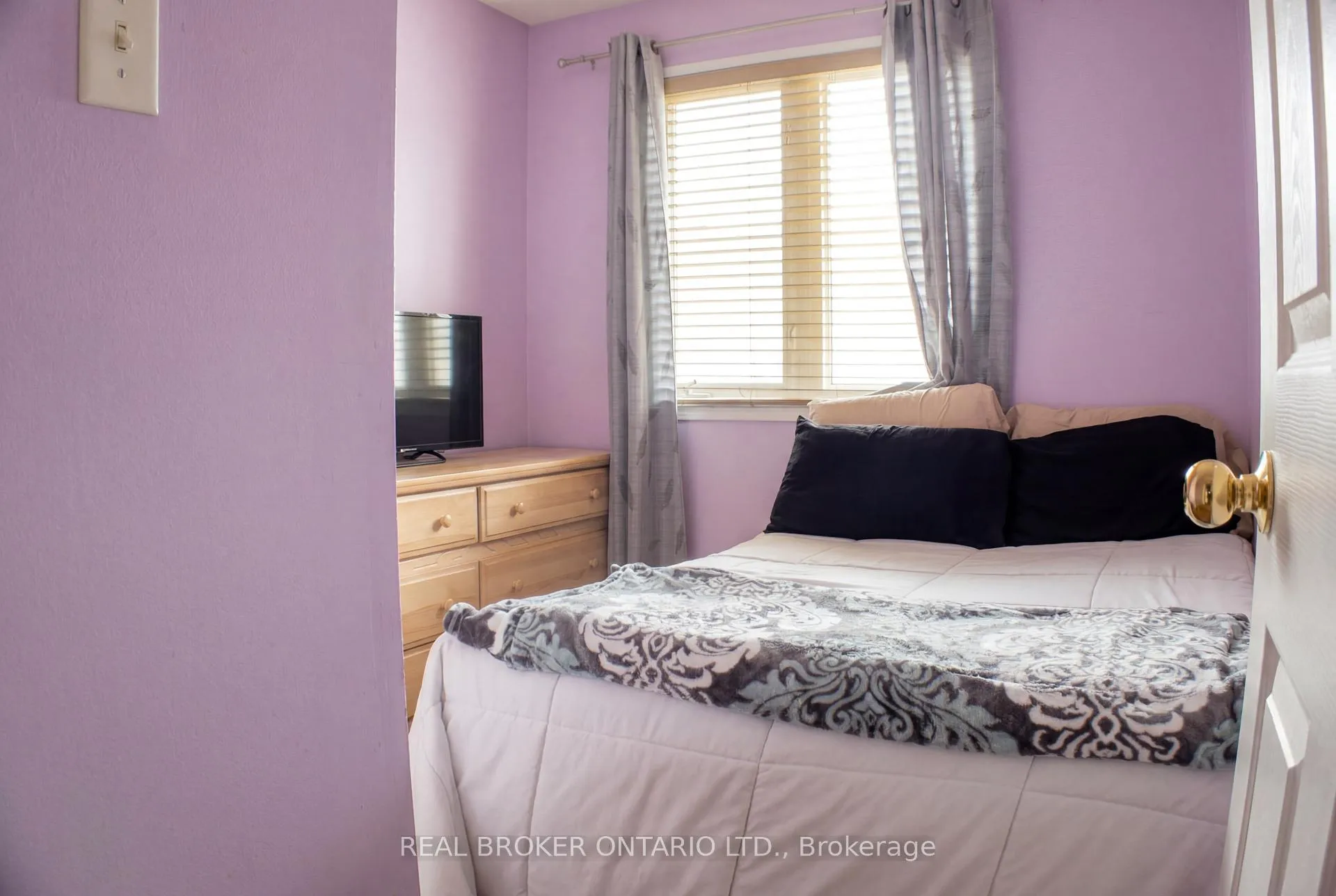 Photo 14 of 34 Axelrod Avenue, Brampton, Fletcher's Creek South — HOMEH