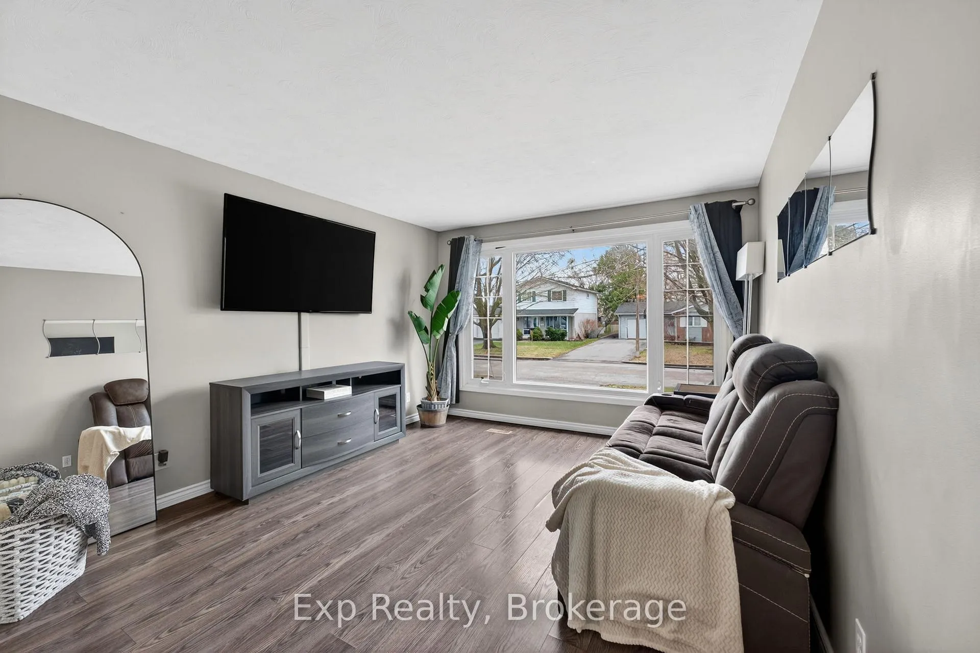 Photo 6 of 25 Mcquade Drive, Quinte West, Trenton Ward — HOMEH