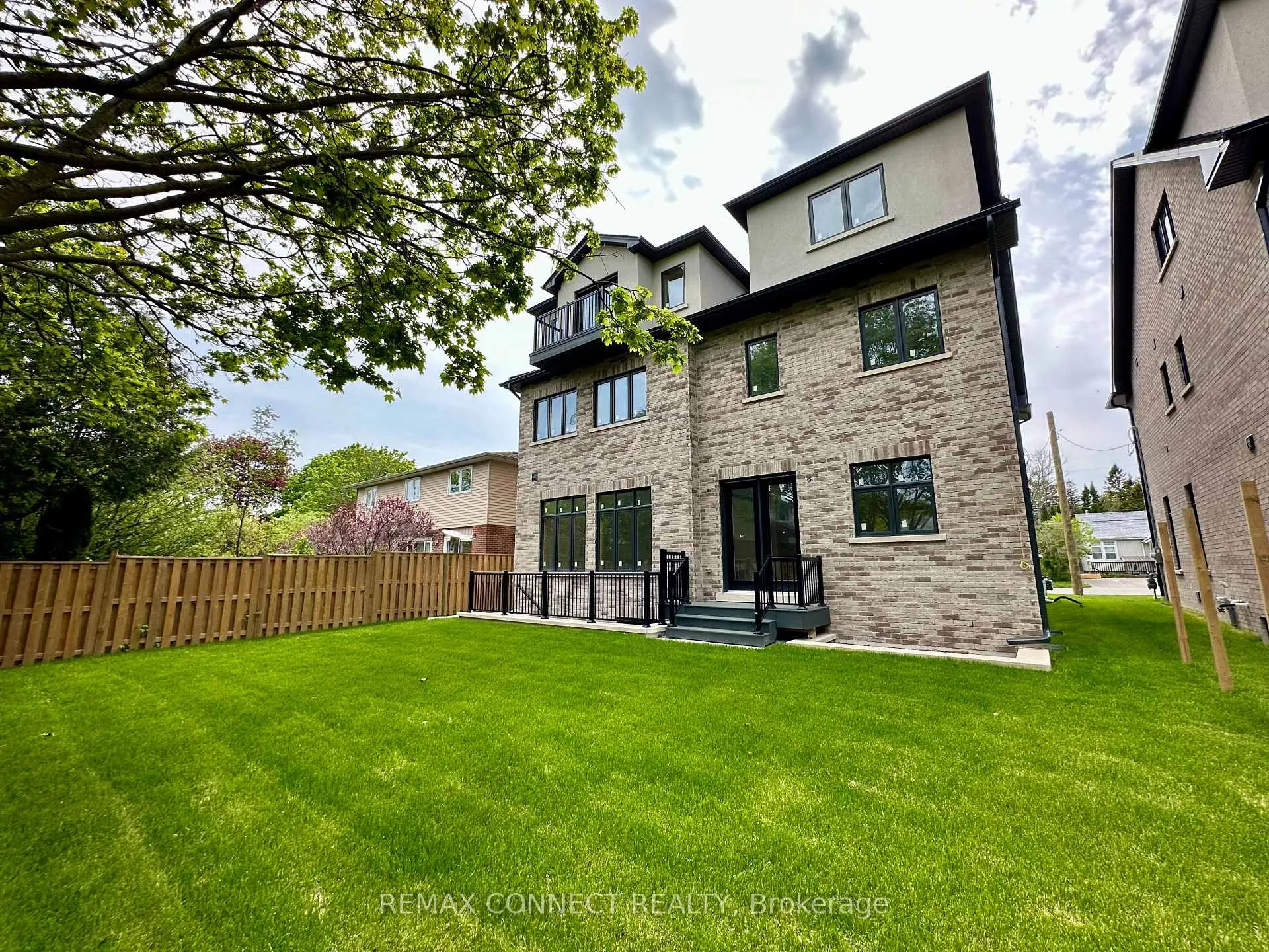 Photo 19 of 389 Rosebank Road, Pickering, Rosebank — HOMEH