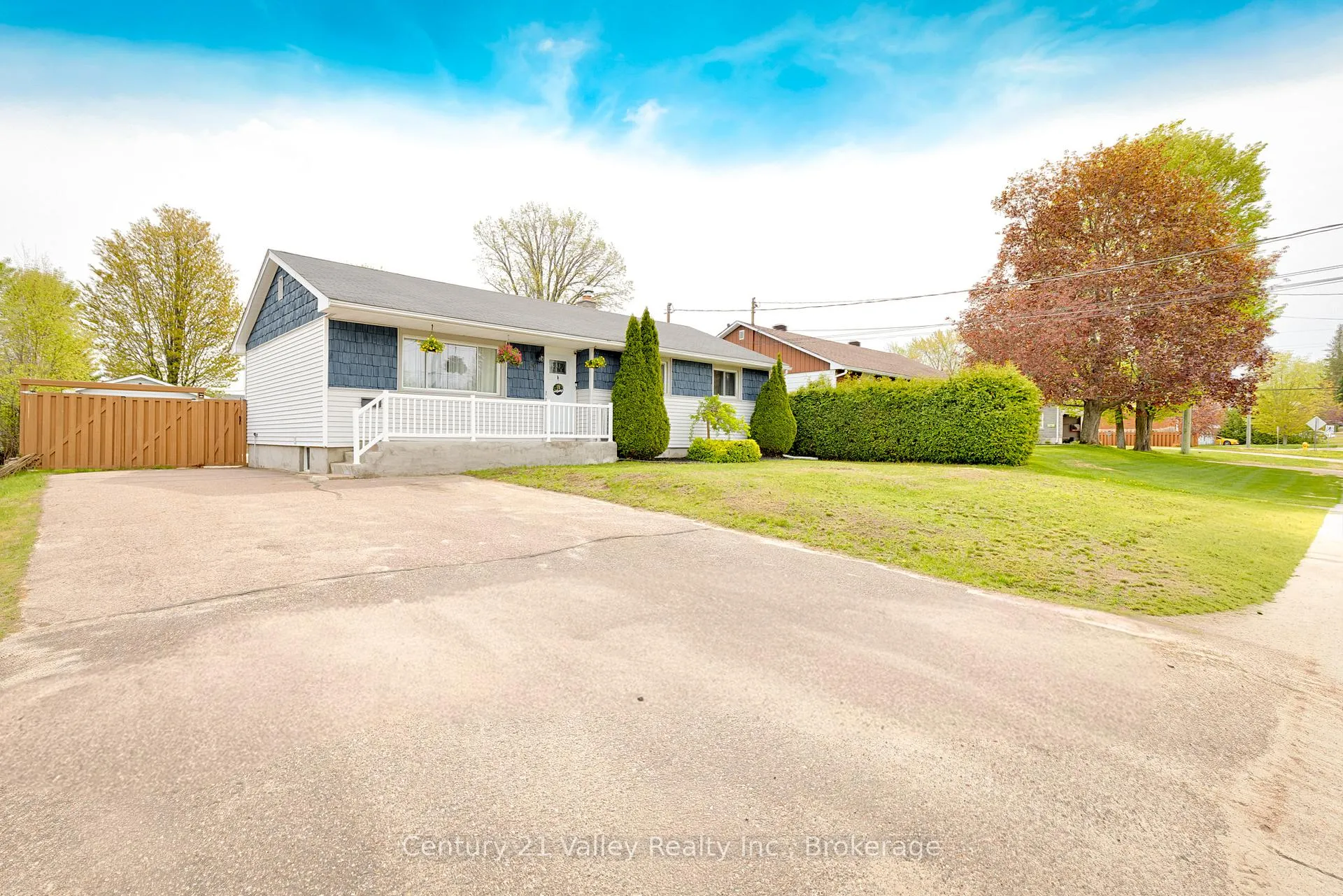 Photo 1 of 36 Mary Street, Petawawa — HOMEH