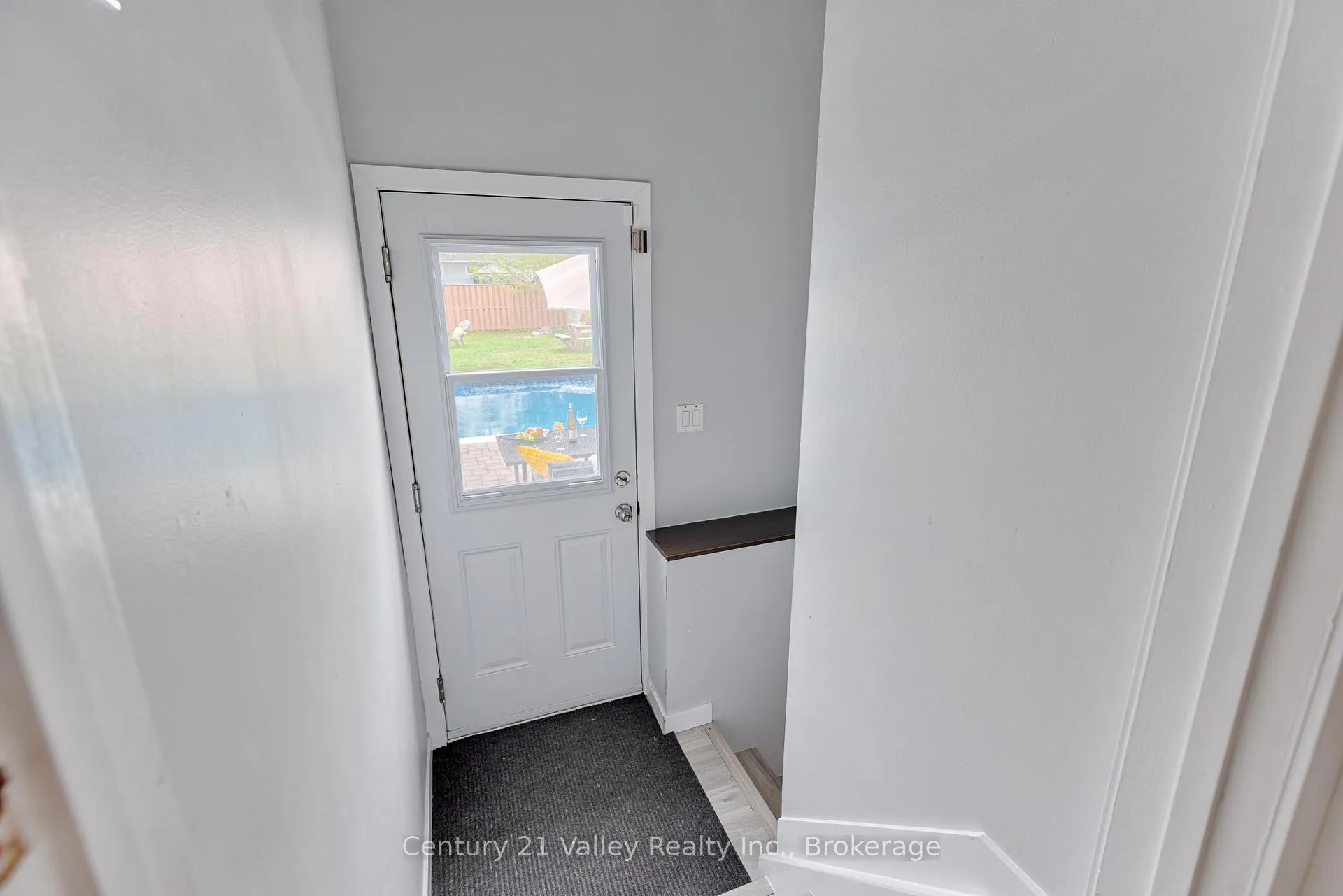 Photo 24 of 36 Mary Street, Petawawa — HOMEH