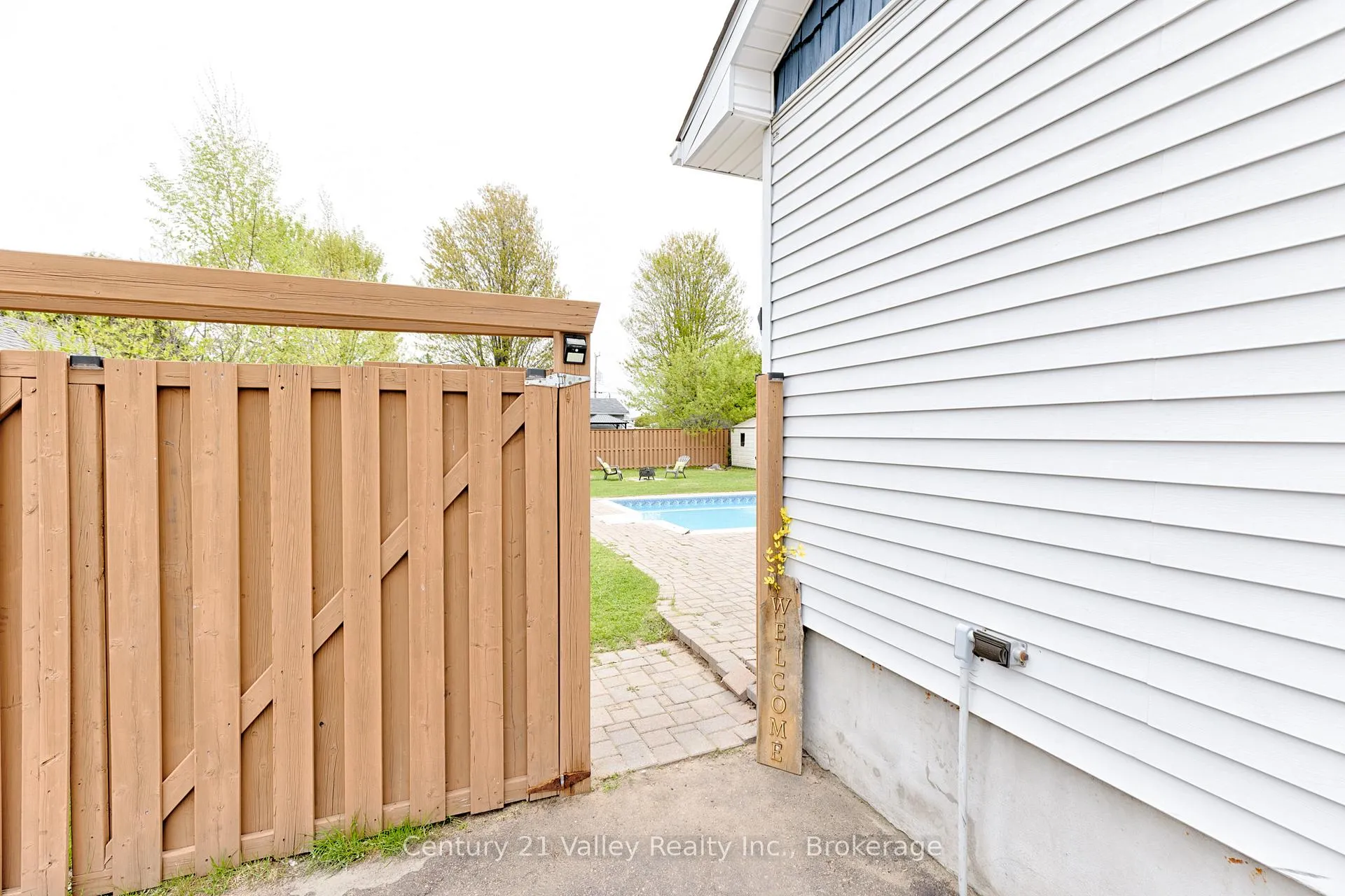 Photo 40 of 36 Mary Street, Petawawa — HOMEH