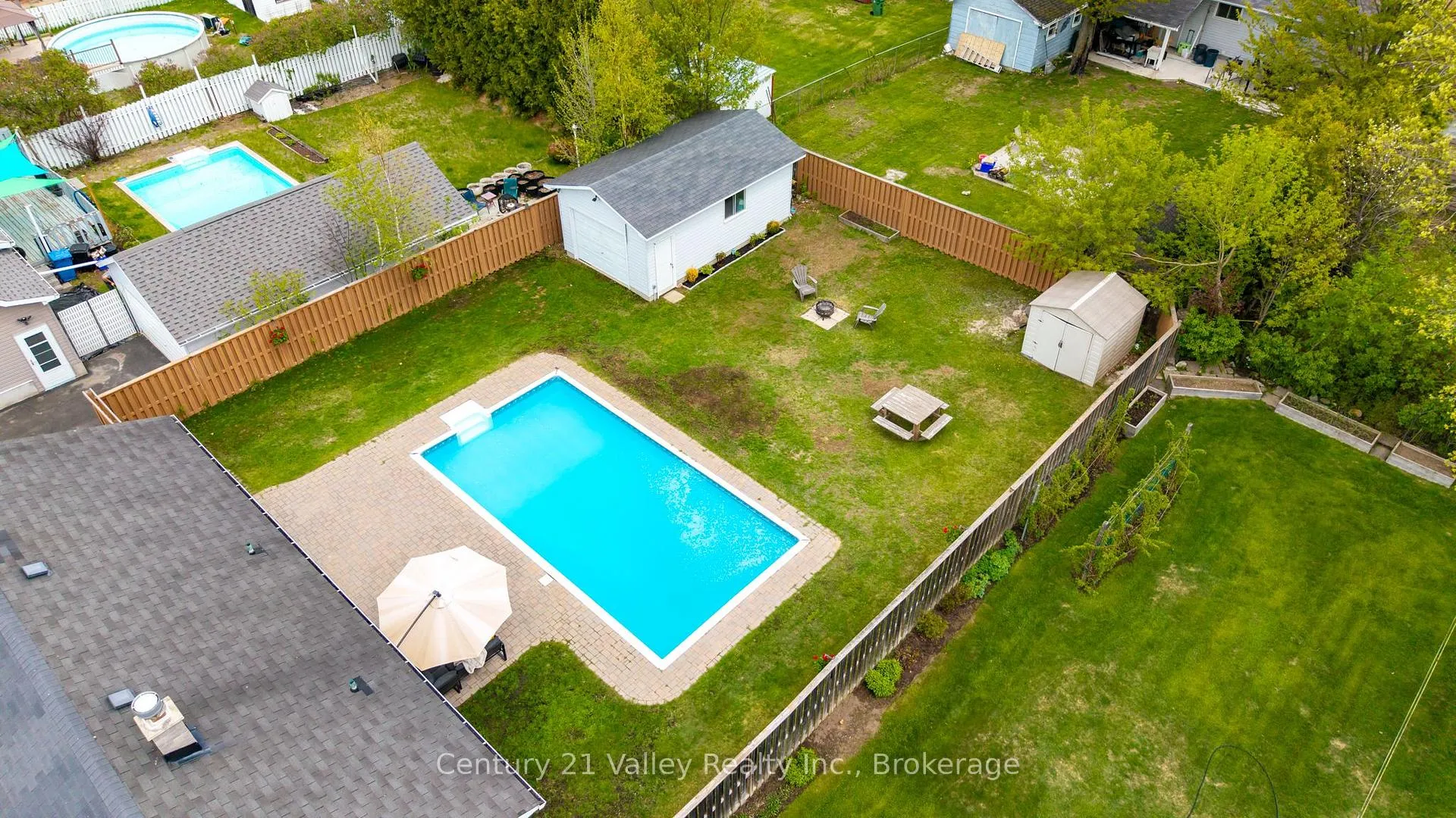 Photo 41 of 36 Mary Street, Petawawa — HOMEH