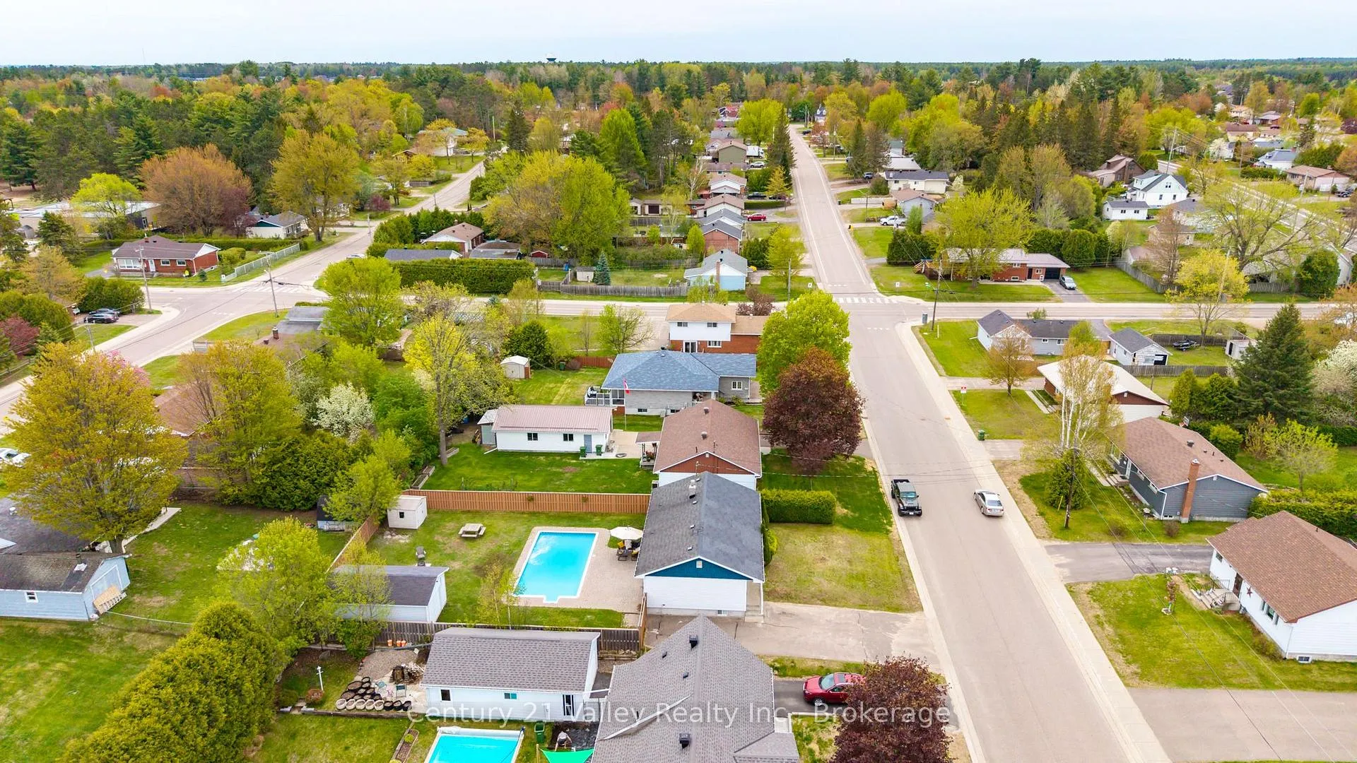 Photo 44 of 36 Mary Street, Petawawa — HOMEH