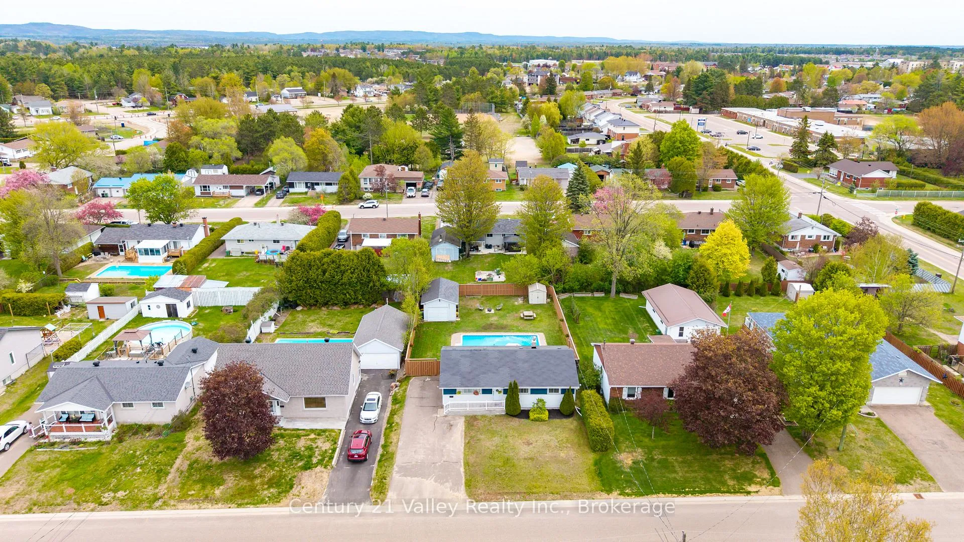 Photo 46 of 36 Mary Street, Petawawa — HOMEH