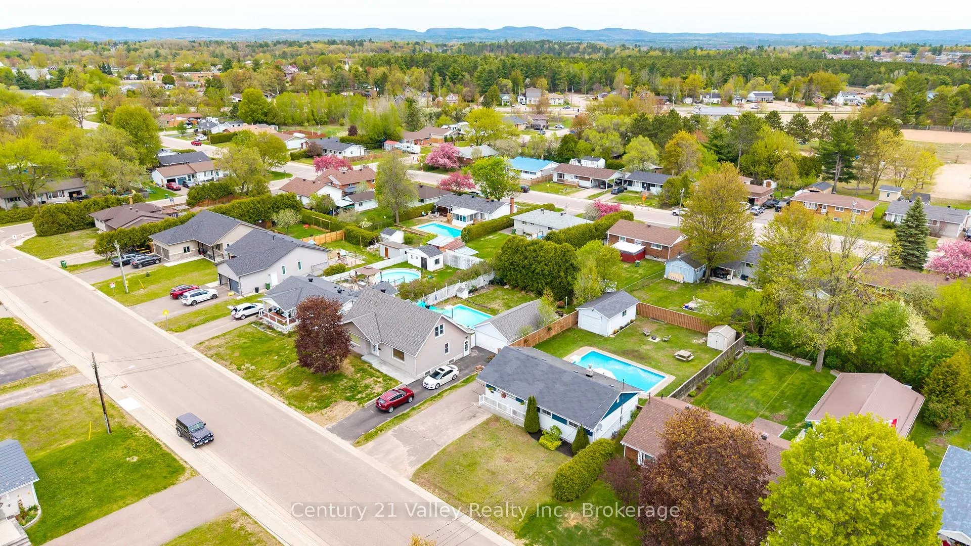 Photo 47 of 36 Mary Street, Petawawa — HOMEH