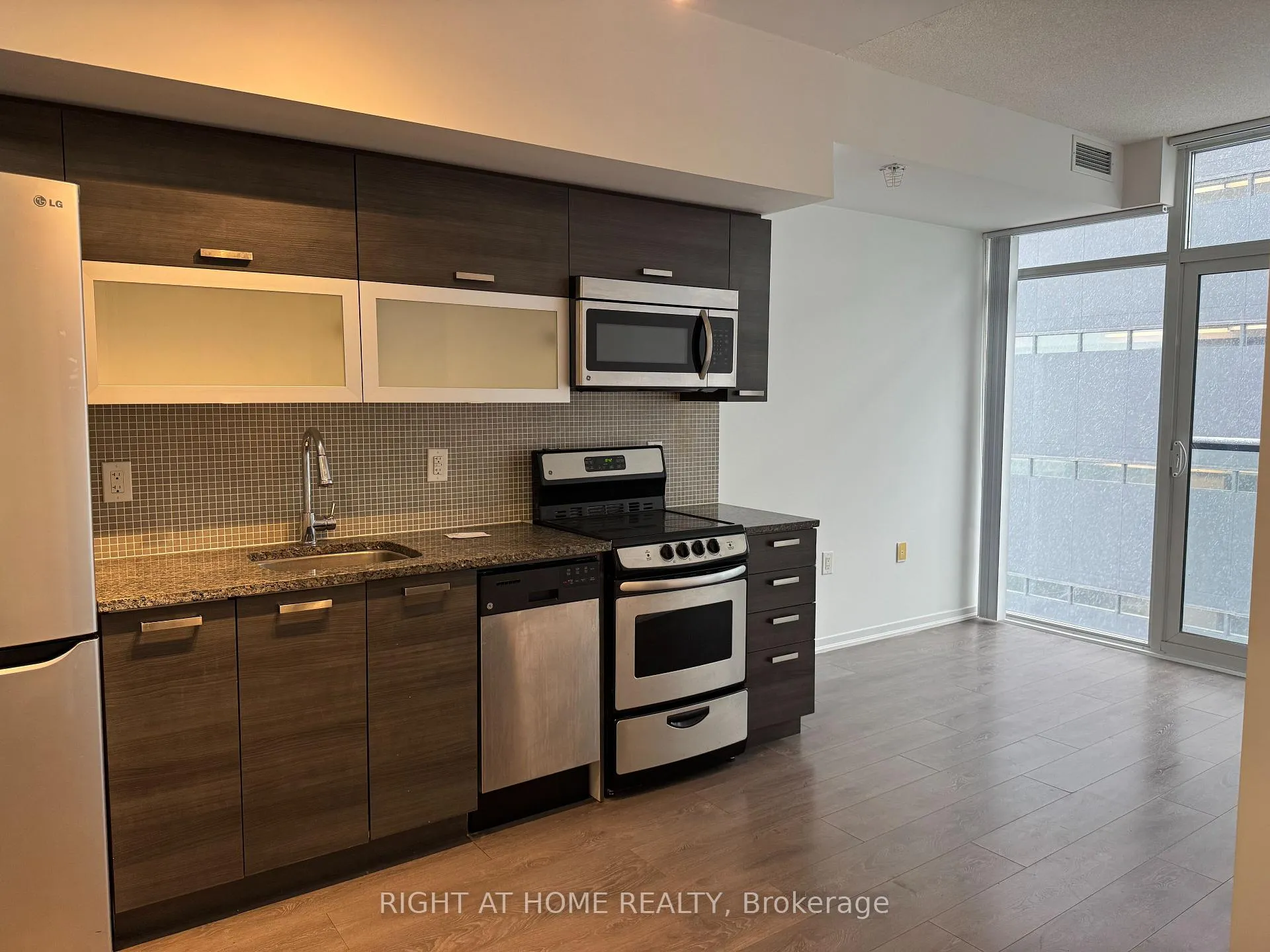 Photo 2 of Unit PH01, 36 Lisgar Street, Toronto, Little Portugal — HOMEH