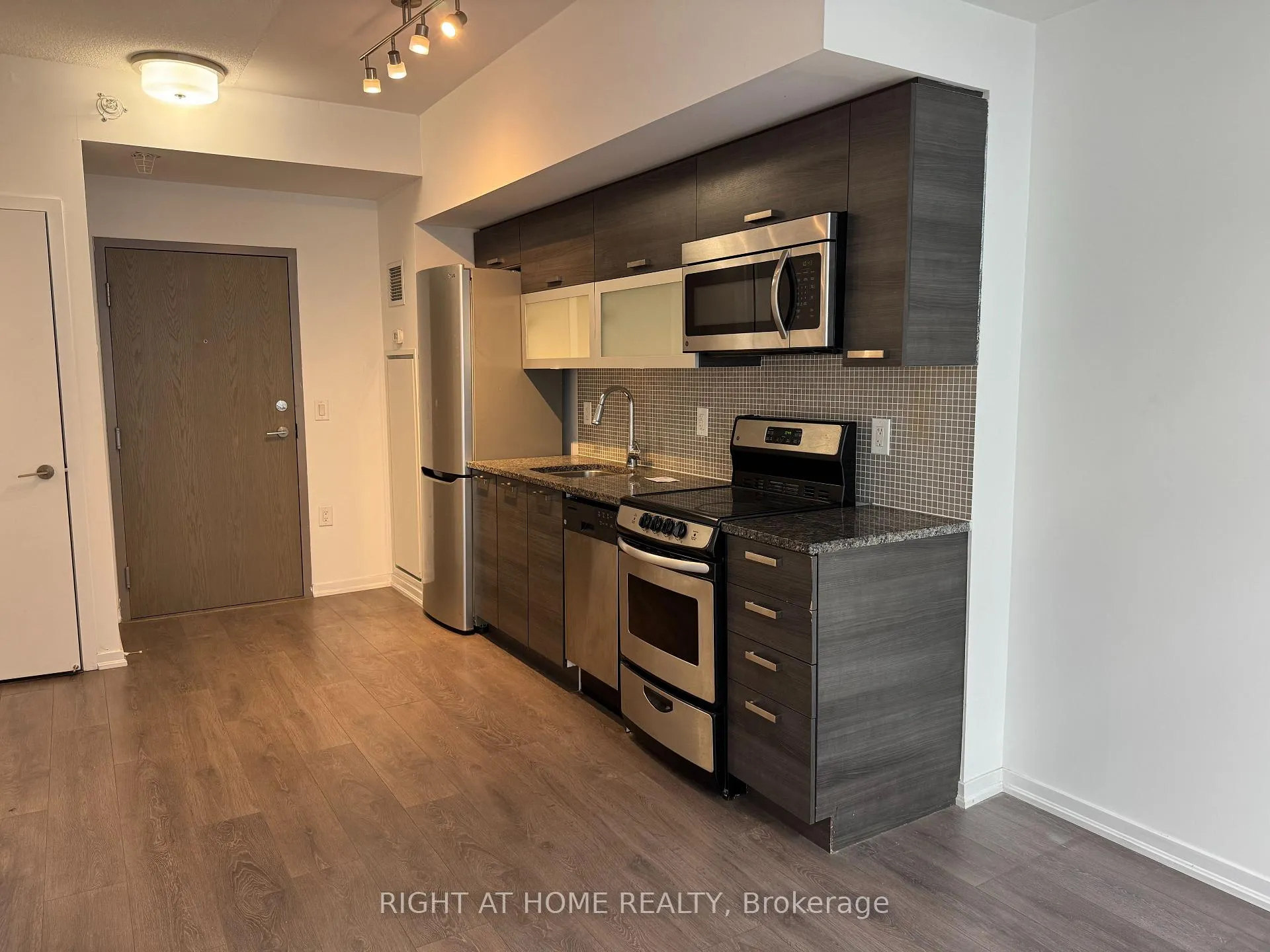 Photo 4 of Unit PH01, 36 Lisgar Street, Toronto, Little Portugal — HOMEH