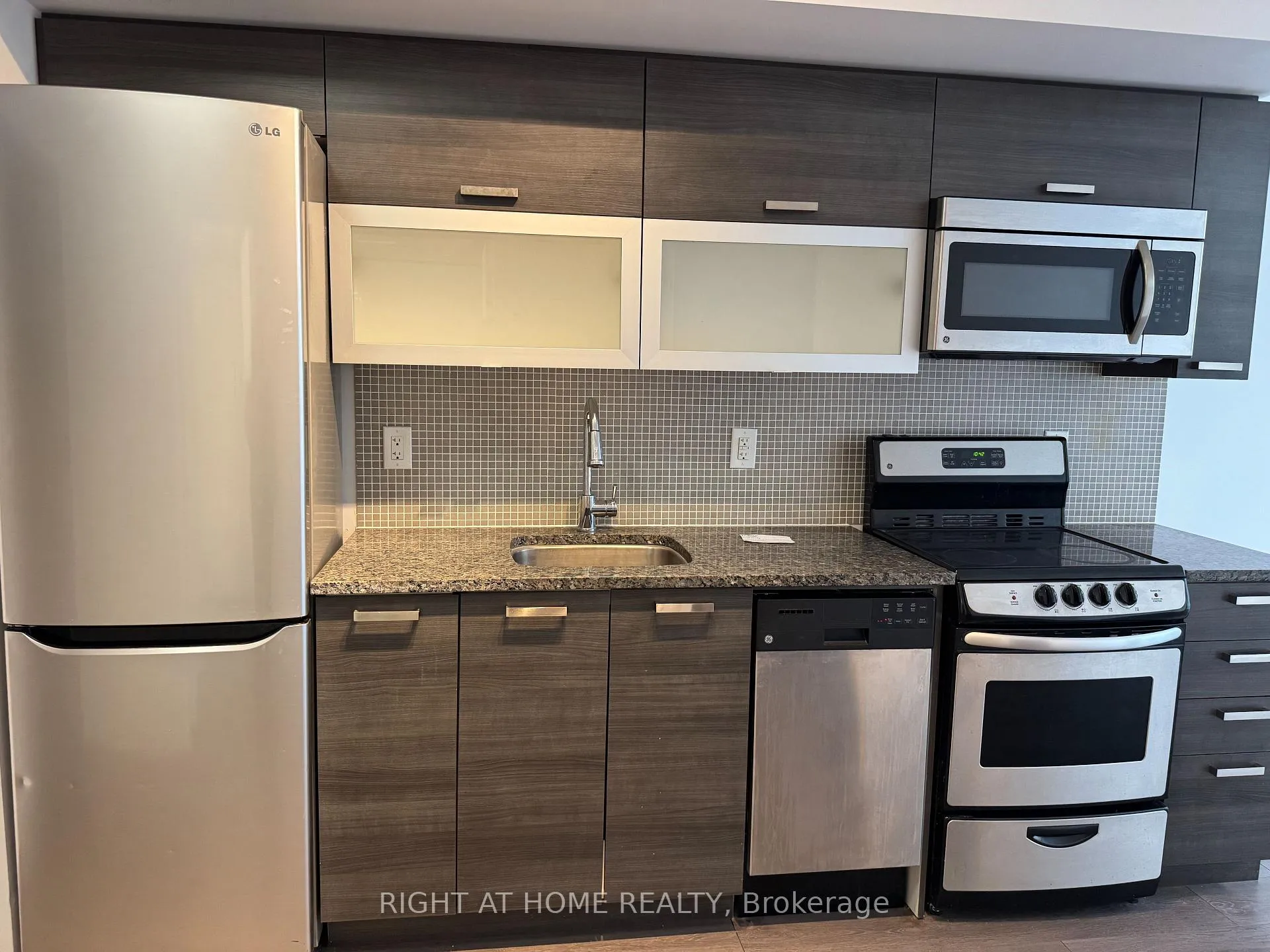 Photo 9 of Unit PH01, 36 Lisgar Street, Toronto, Little Portugal — HOMEH