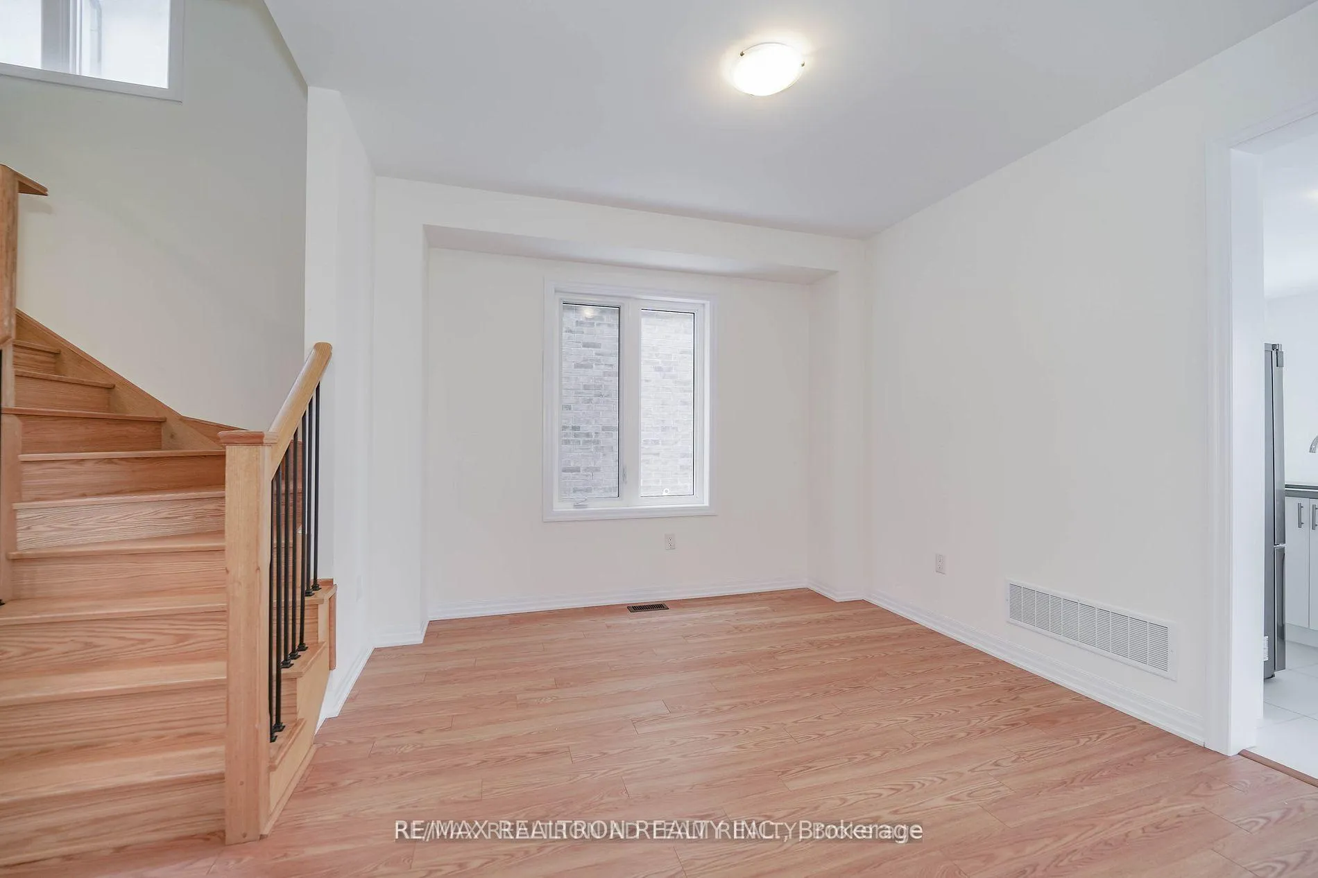 Photo 6 of 79 Northrop Avenue, Clarington, Newcastle — HOMEH