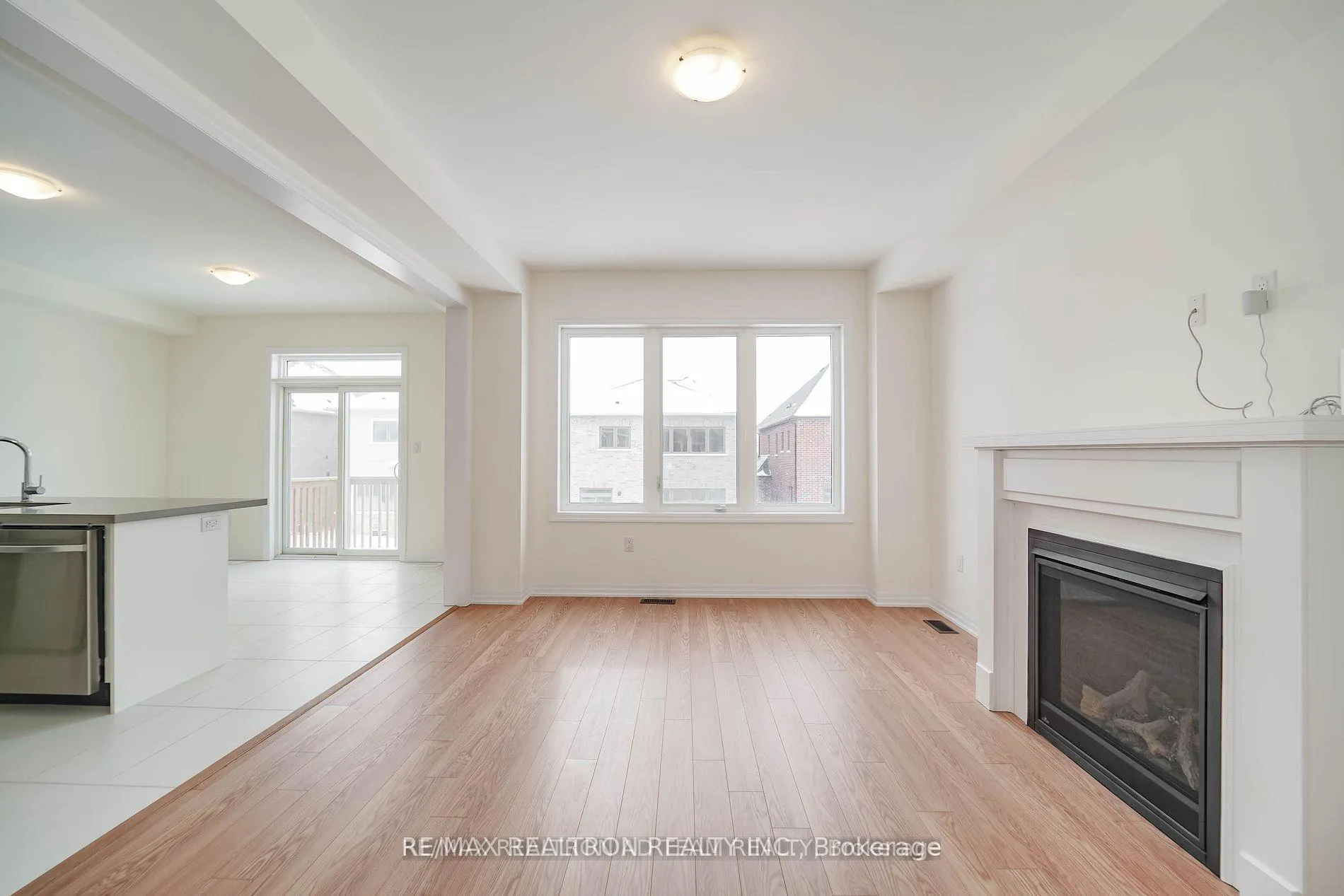 Photo 8 of 79 Northrop Avenue, Clarington, Newcastle — HOMEH