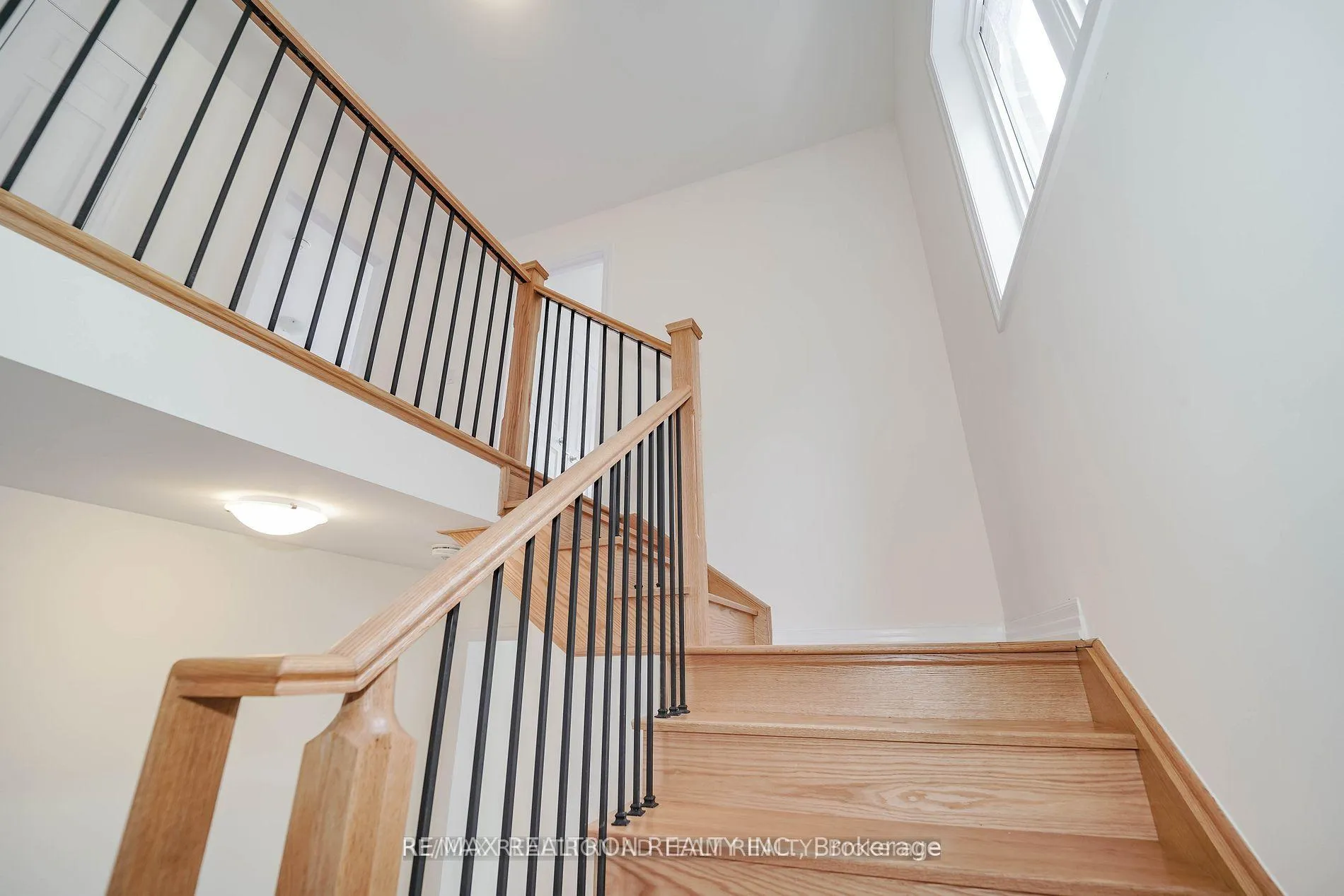 Photo 19 of 79 Northrop Avenue, Clarington, Newcastle — HOMEH