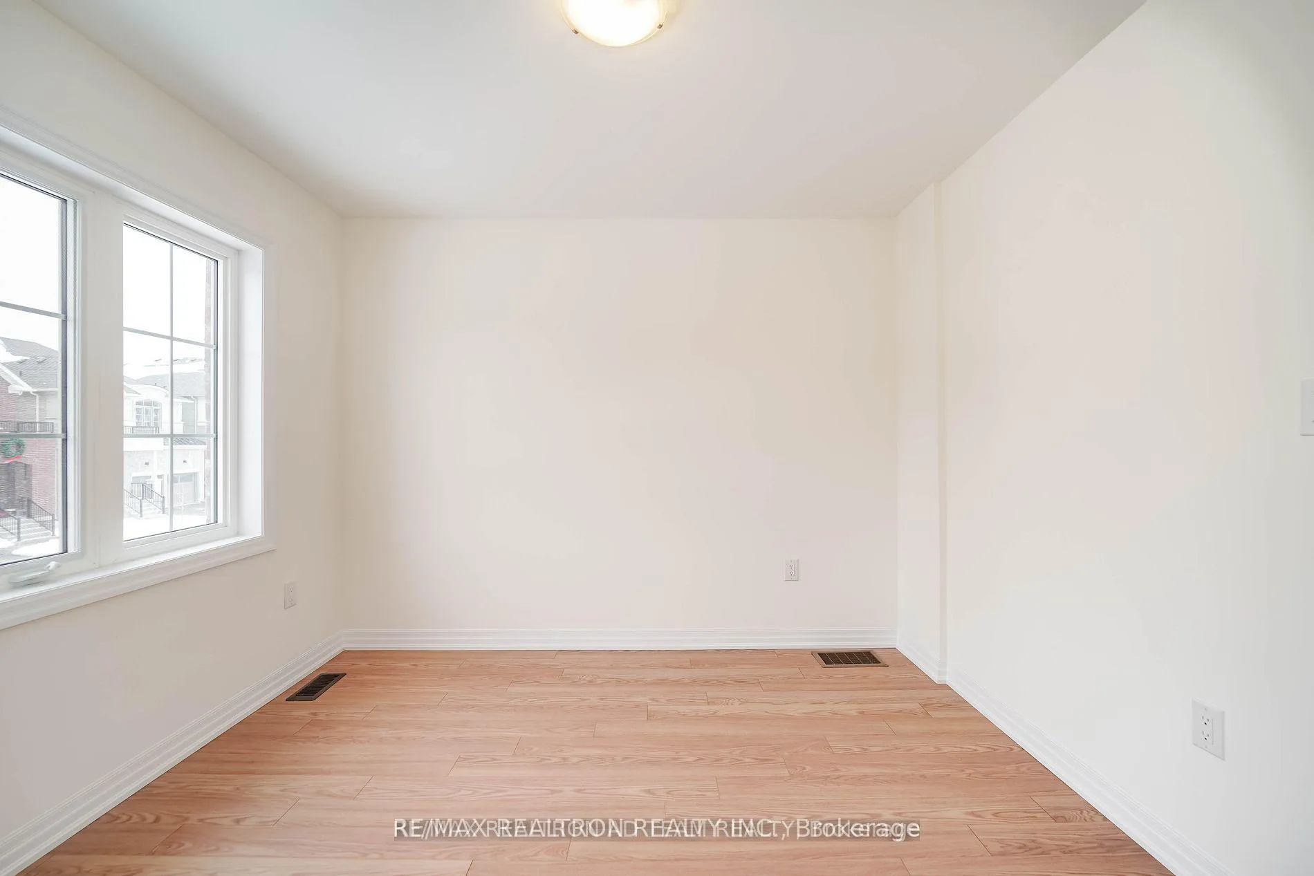 Photo 20 of 79 Northrop Avenue, Clarington, Newcastle — HOMEH