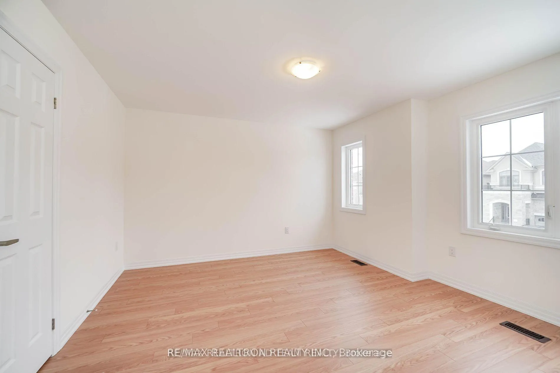 Photo 21 of 79 Northrop Avenue, Clarington, Newcastle — HOMEH