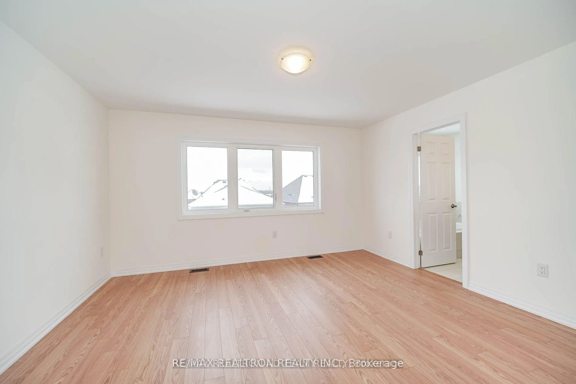 Photo 23 of 79 Northrop Avenue, Clarington, Newcastle — HOMEH