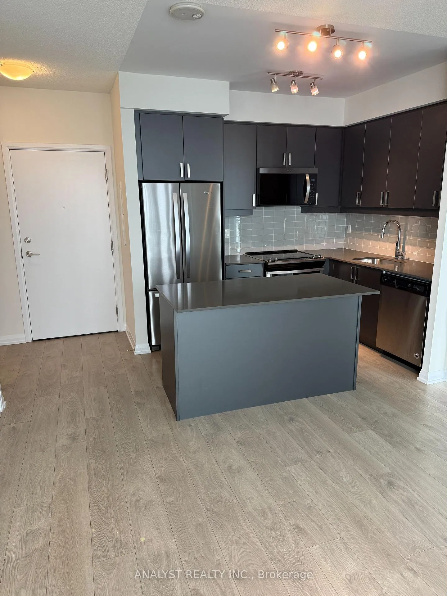 Photo 2 of Unit 3614, 7895 Jane Street, Vaughan, Concord — HOMEH