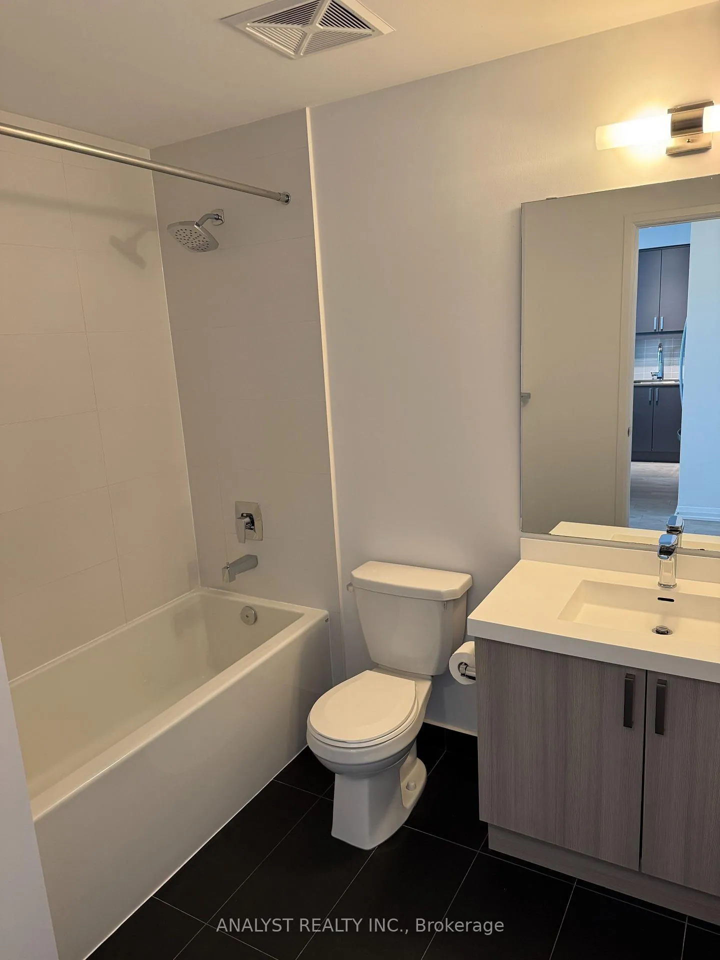 Photo 5 of Unit 3614, 7895 Jane Street, Vaughan, Concord — HOMEH