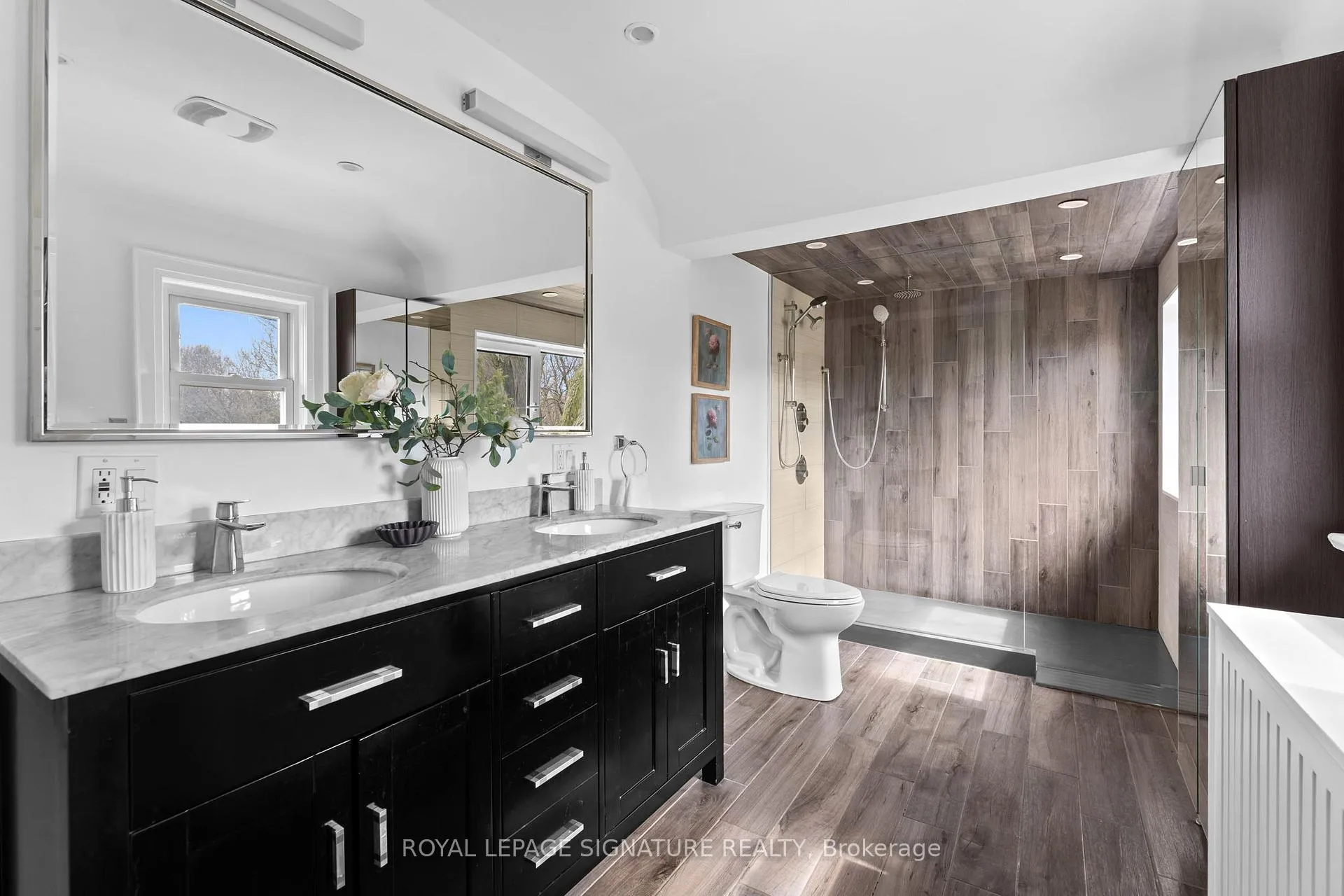 Photo 24 of 47 Don Valley Drive, Toronto, Broadview North — HOMEH