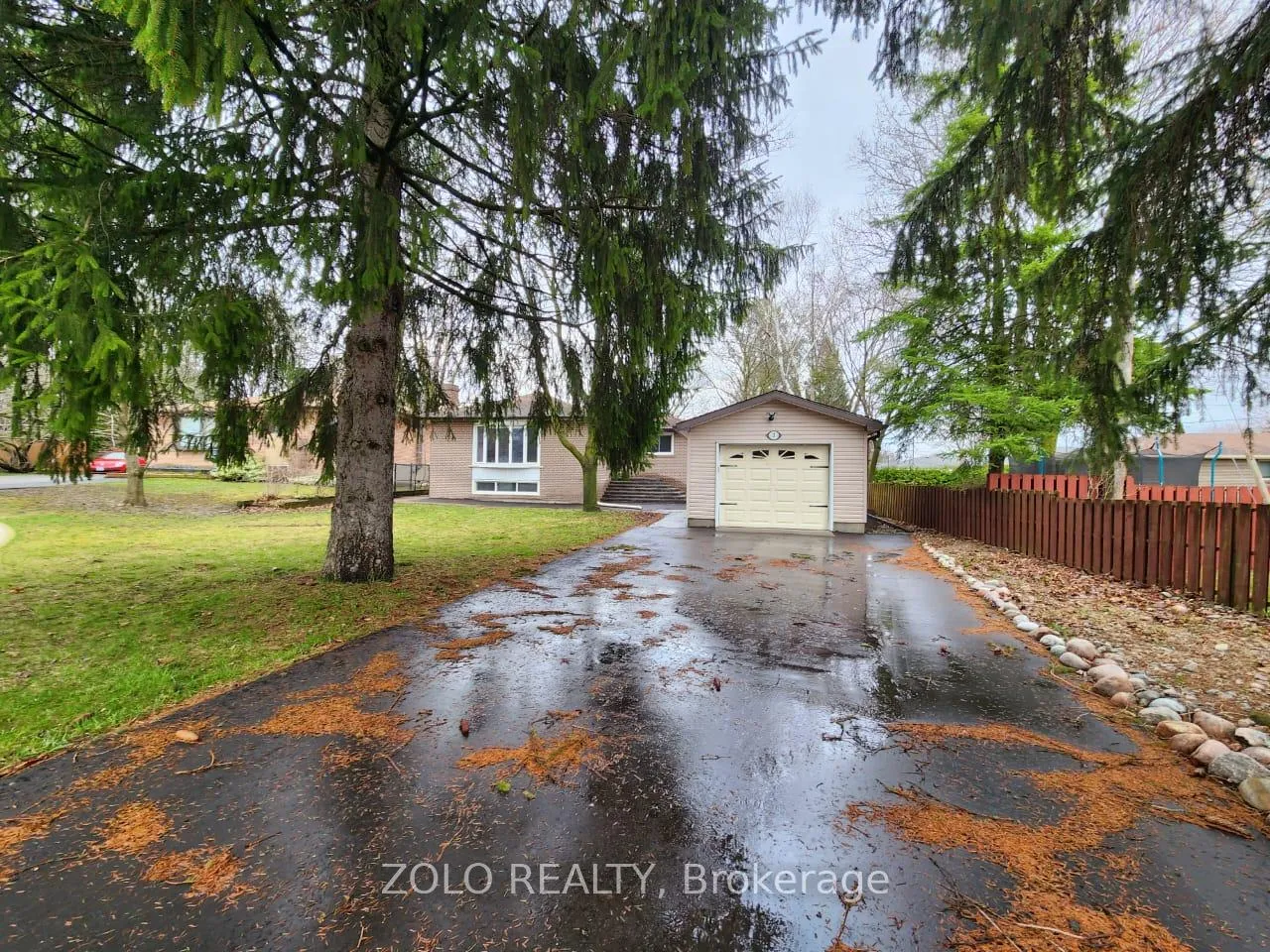 Photo 1 of Unit lower, 3 Cabot Court, Aurora, Aurora Heights — HOMEH