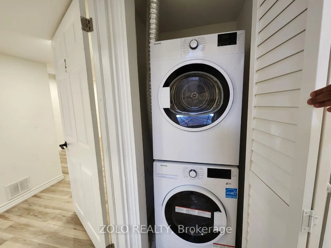 Photo 13 of Unit lower, 3 Cabot Court, Aurora, Aurora Heights — HOMEH