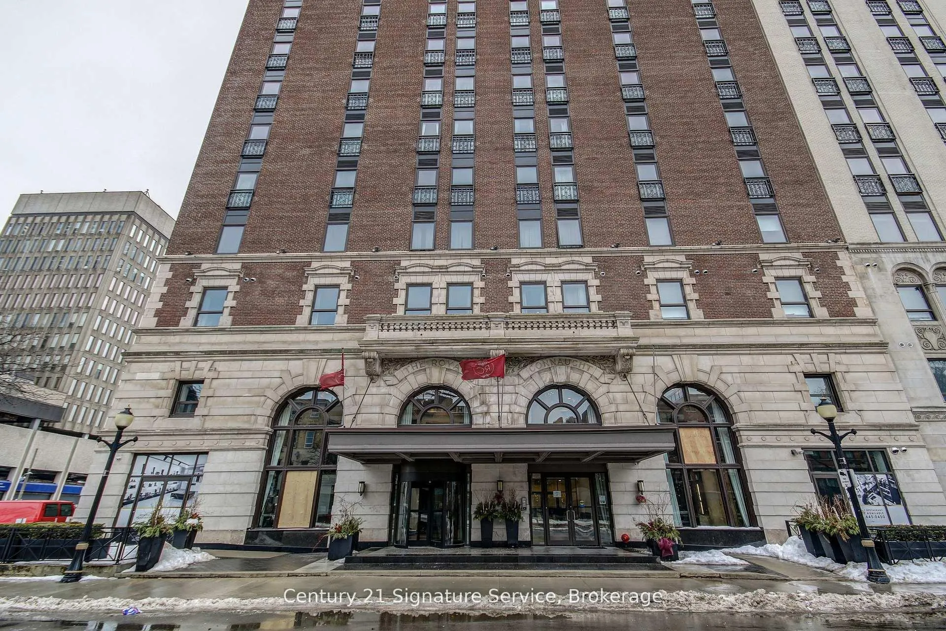 Front of Unit LPH16, 118 King Street