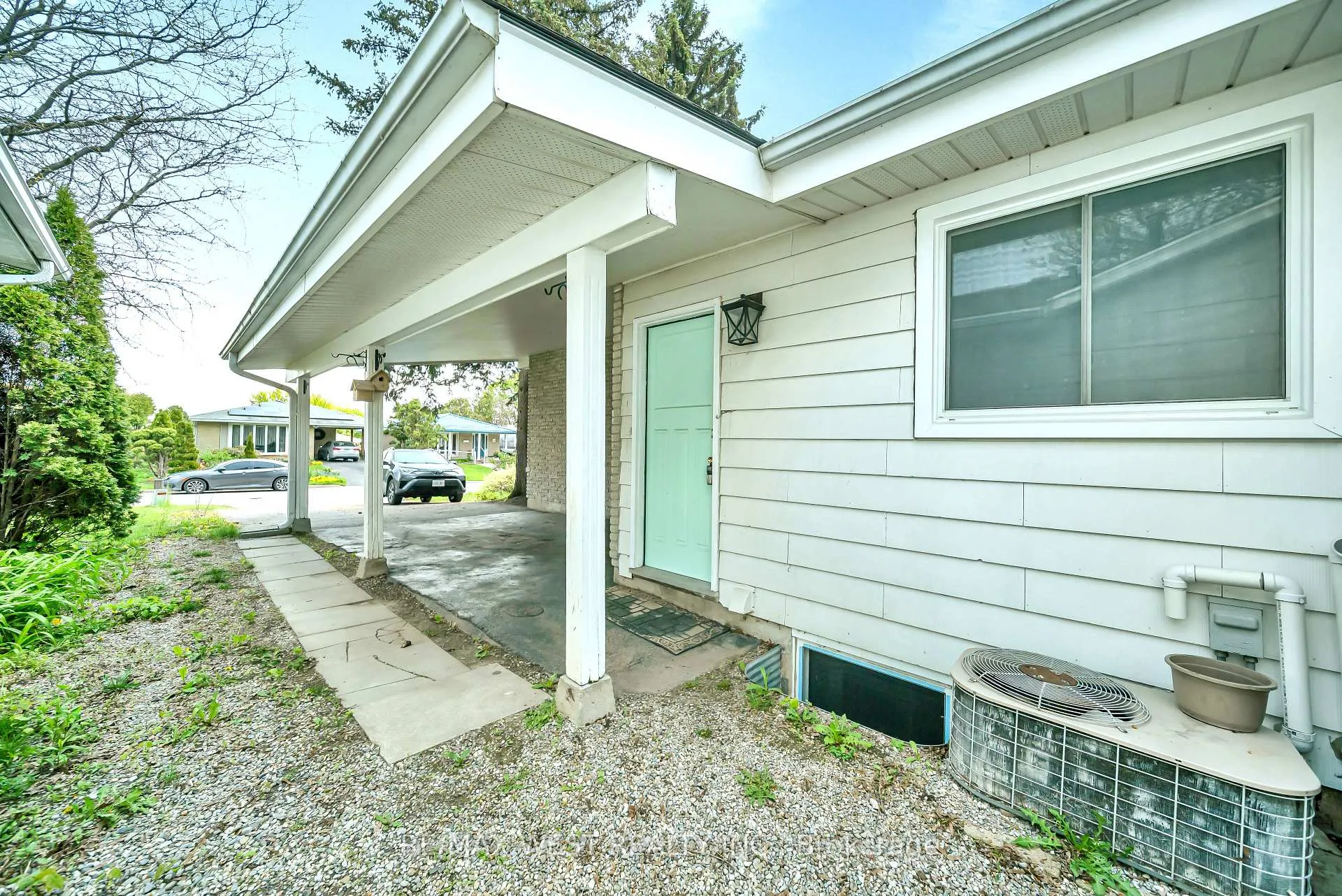 Photo 2 of Unit Lower, 62 Greendale Crescent, Kitchener, Chicopee/Freeport — HOMEH