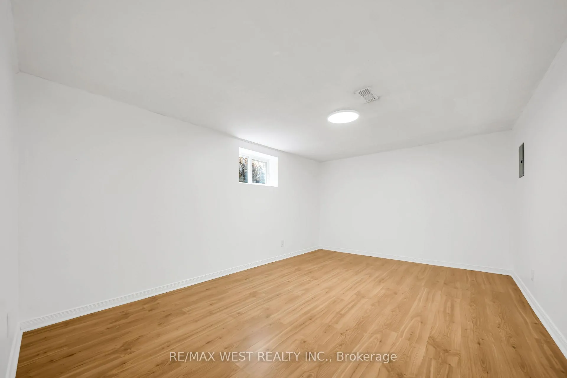 Photo 5 of Unit Lower, 62 Greendale Crescent, Kitchener, Chicopee/Freeport — HOMEH