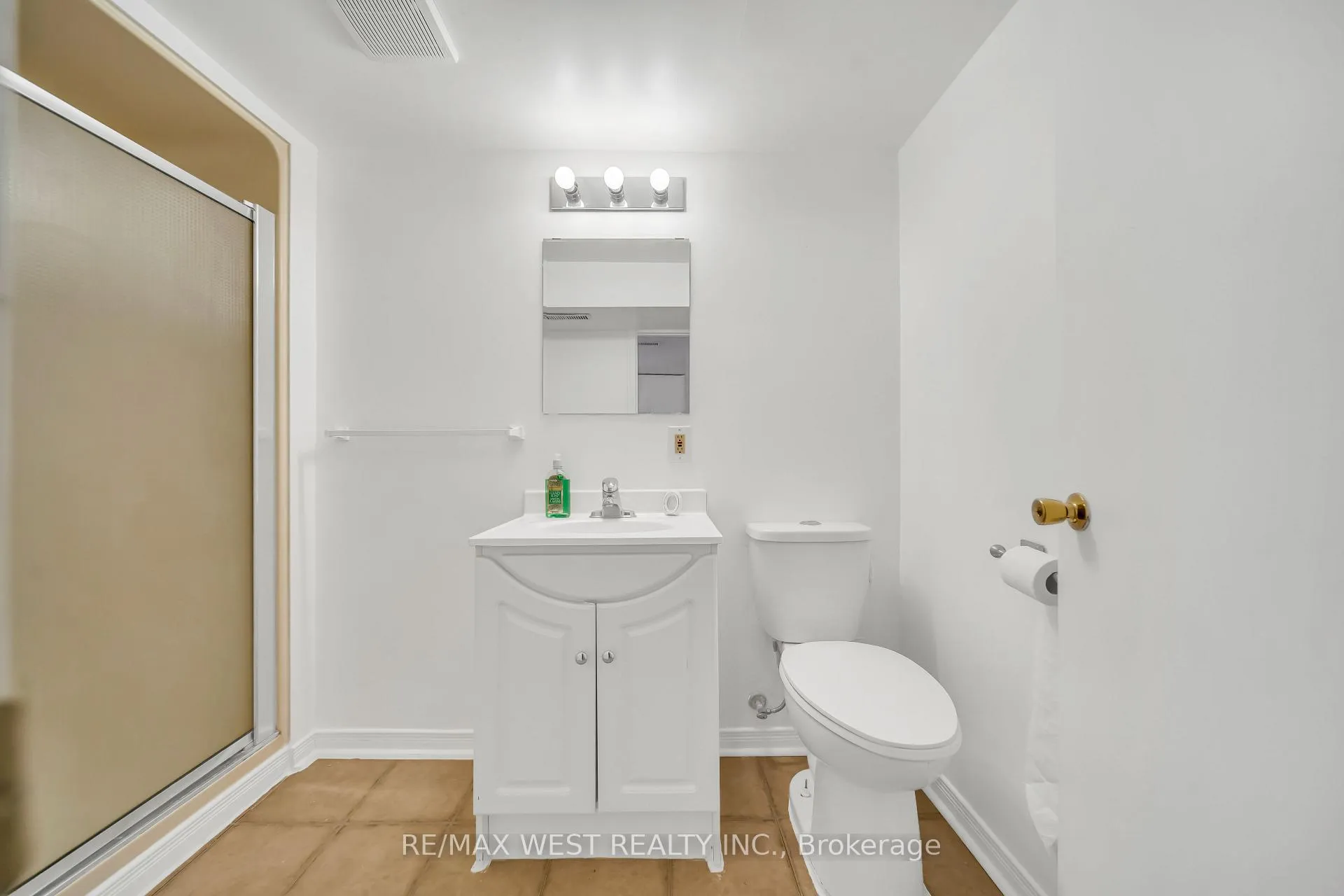 Photo 6 of Unit Lower, 62 Greendale Crescent, Kitchener, Chicopee/Freeport — HOMEH