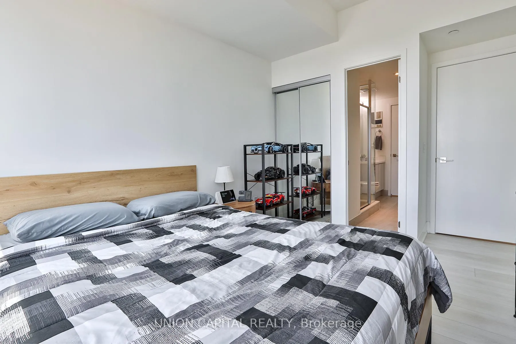 Photo 14 of Unit 1802, 2908 Highway 7 Road, Vaughan, Concord — HOMEH