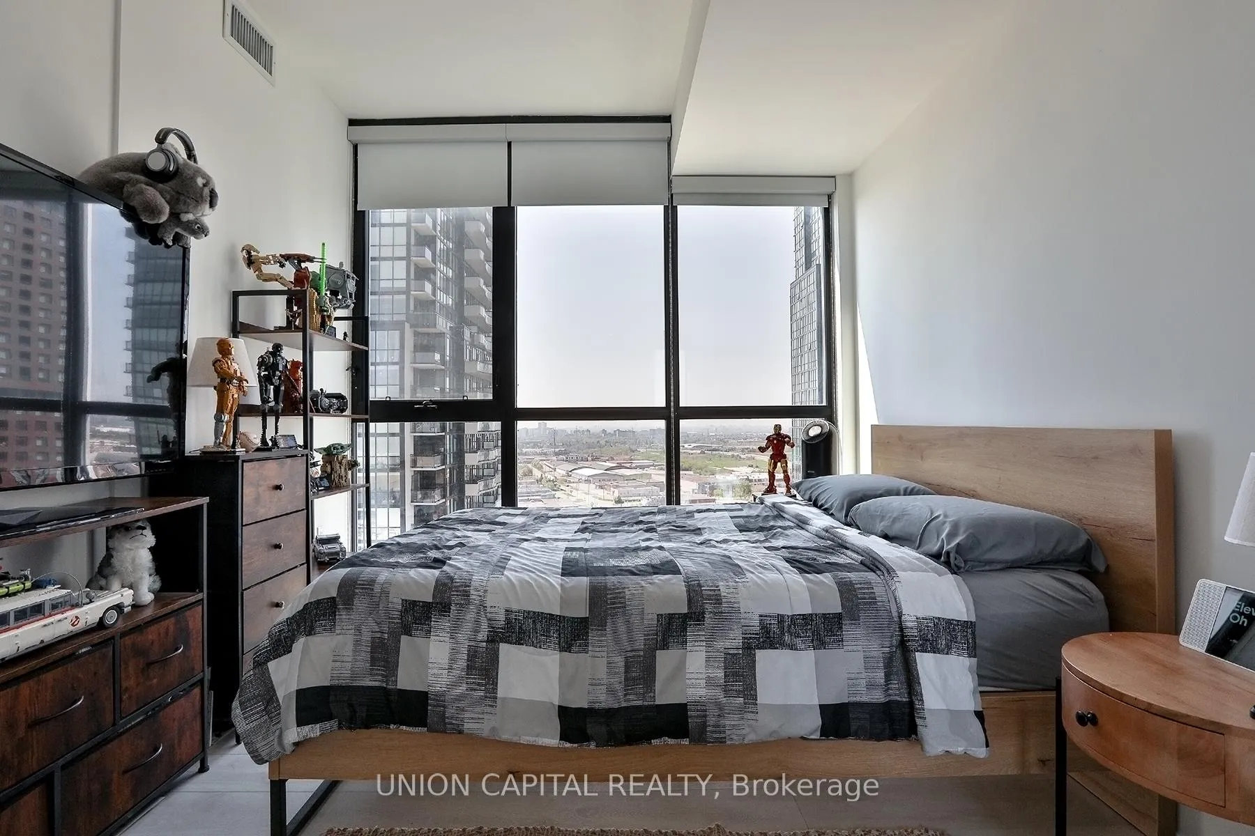 Photo 15 of Unit 1802, 2908 Highway 7 Road, Vaughan, Concord — HOMEH