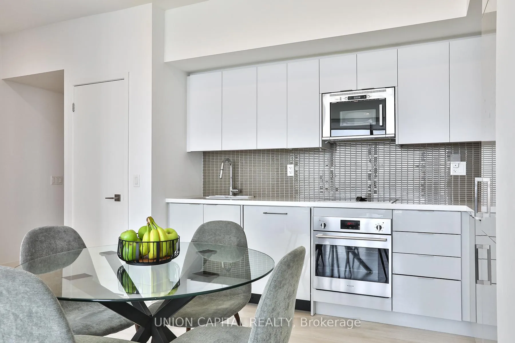 Photo 3 of Unit 1802, 2908 Highway 7 Road, Vaughan, Concord — HOMEH
