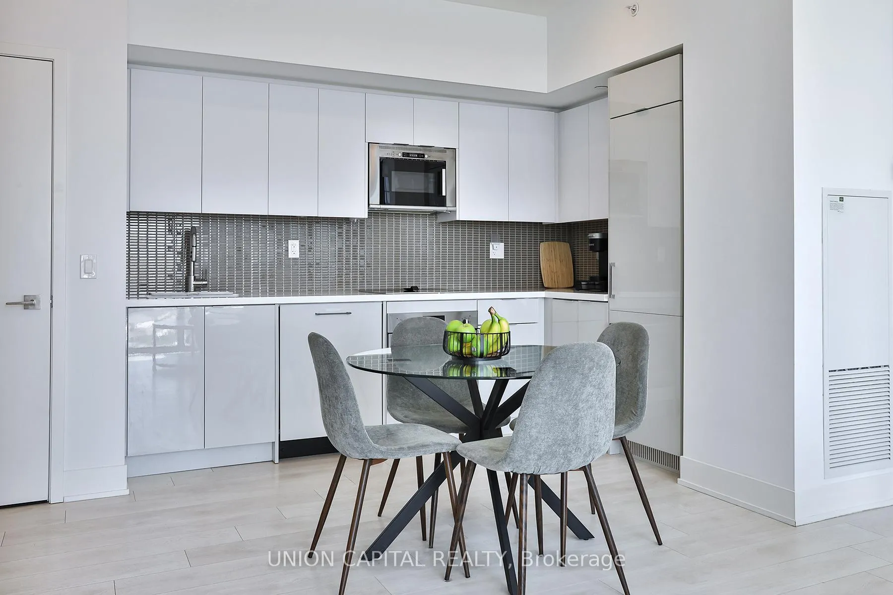 Photo 9 of Unit 1802, 2908 Highway 7 Road, Vaughan, Concord — HOMEH