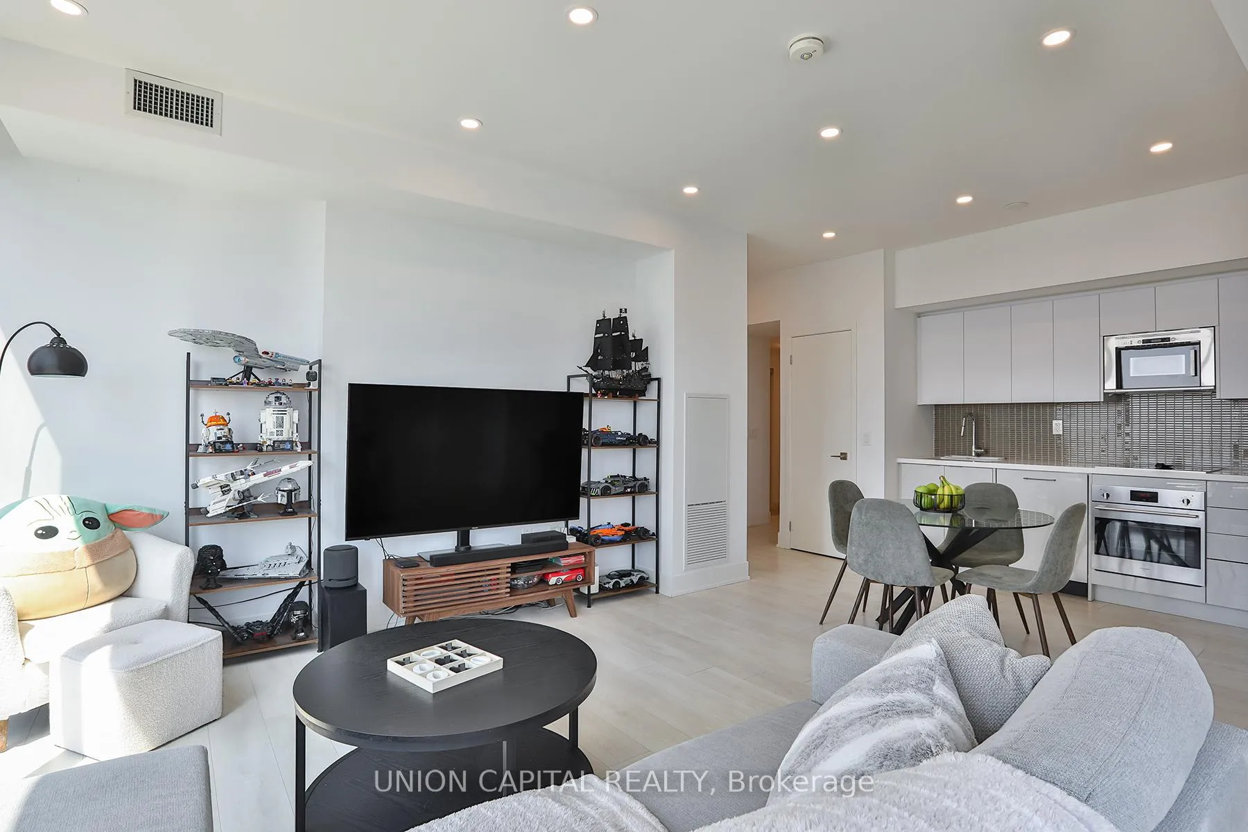 Photo 10 of Unit 1802, 2908 Highway 7 Road, Vaughan, Concord — HOMEH