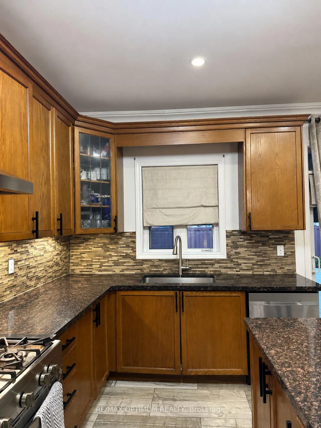 Photo 10 of 100 Turquoise Crescent, Brampton, Bram East — HOMEH