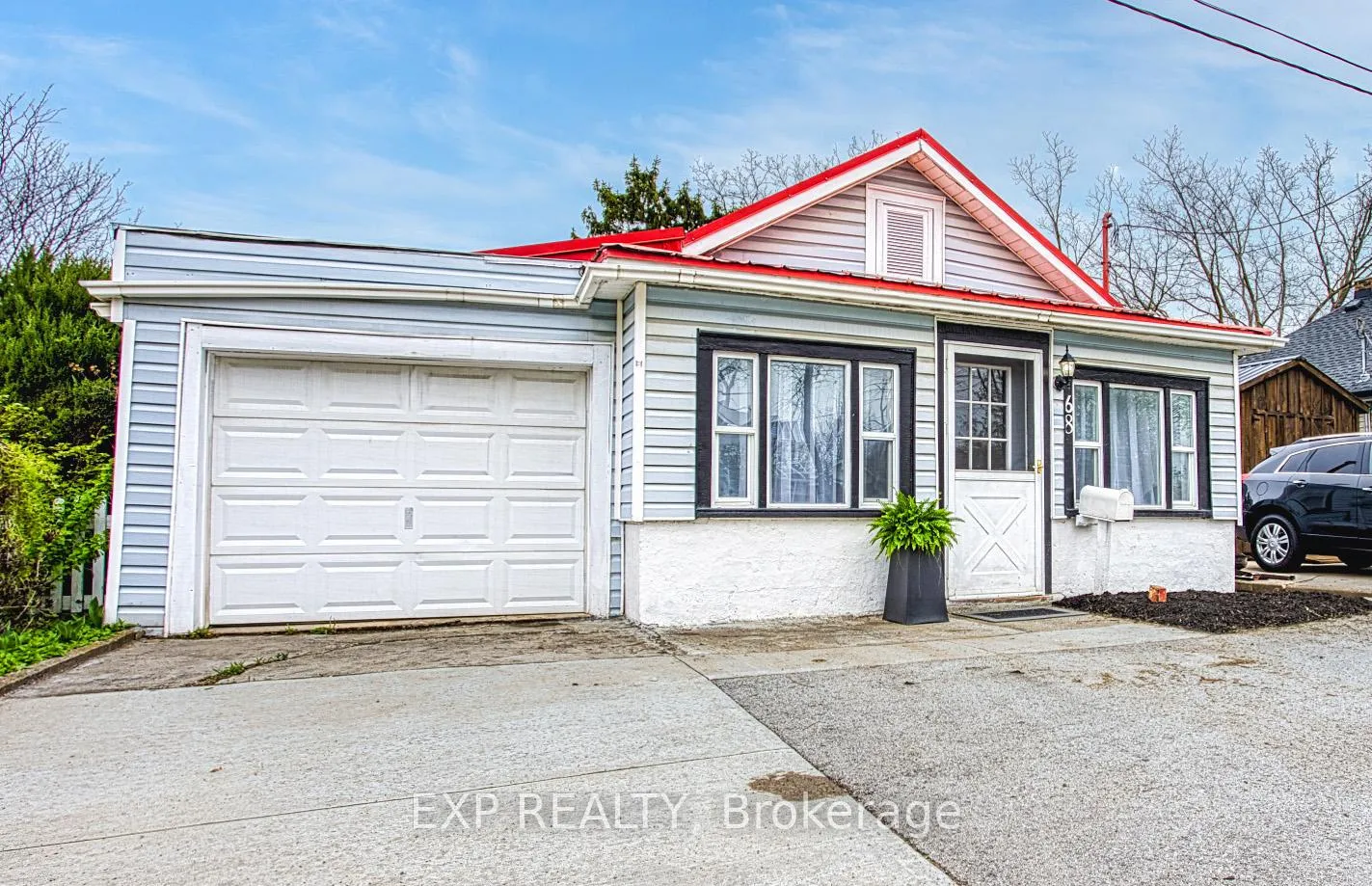 Photo 3 of 68 Riverside Drive, Welland, Broadway — HOMEH