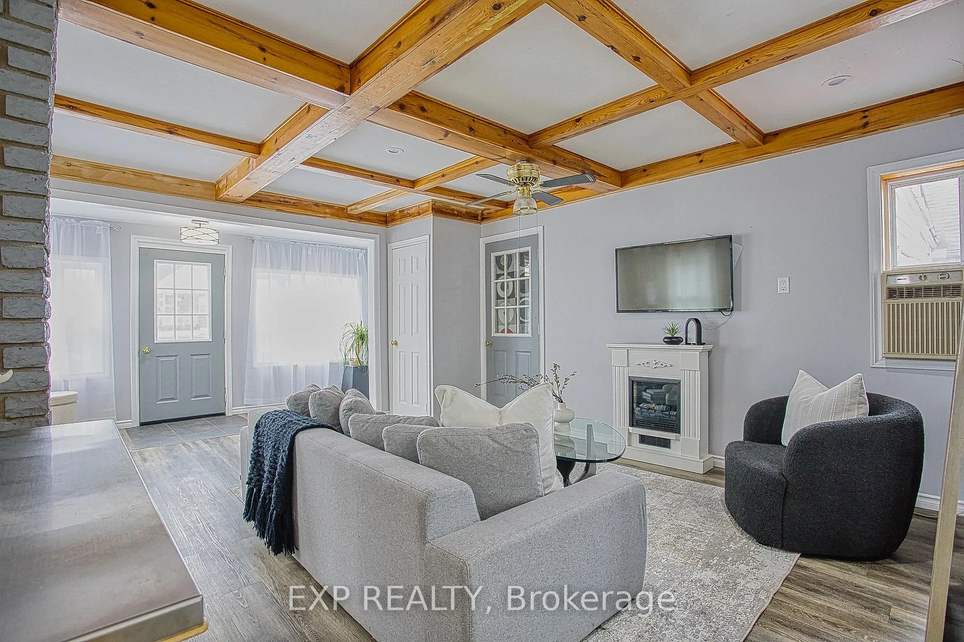 Photo 10 of 68 Riverside Drive, Welland, Broadway — HOMEH
