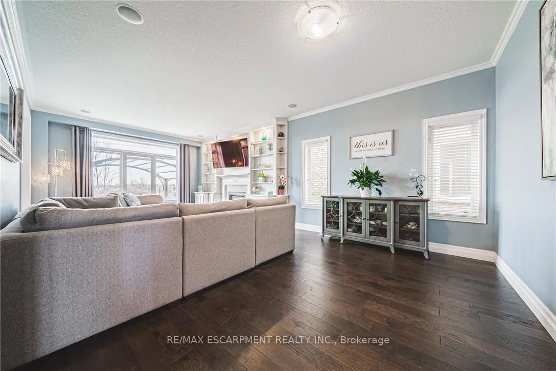 Photo 8 of 154 Keystone Crescent, Hamilton, Rural Glanbrook — HOMEH